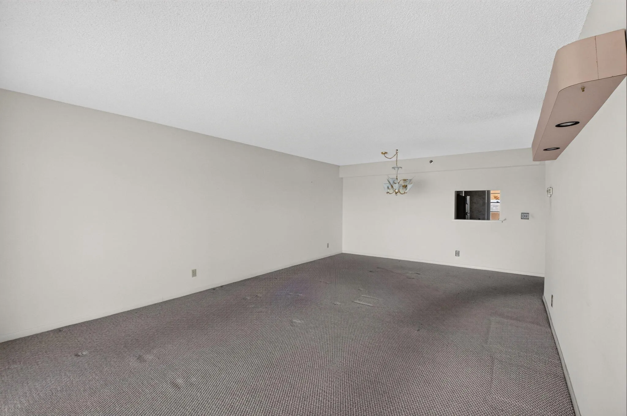 7260 KINGHURST Drive #404