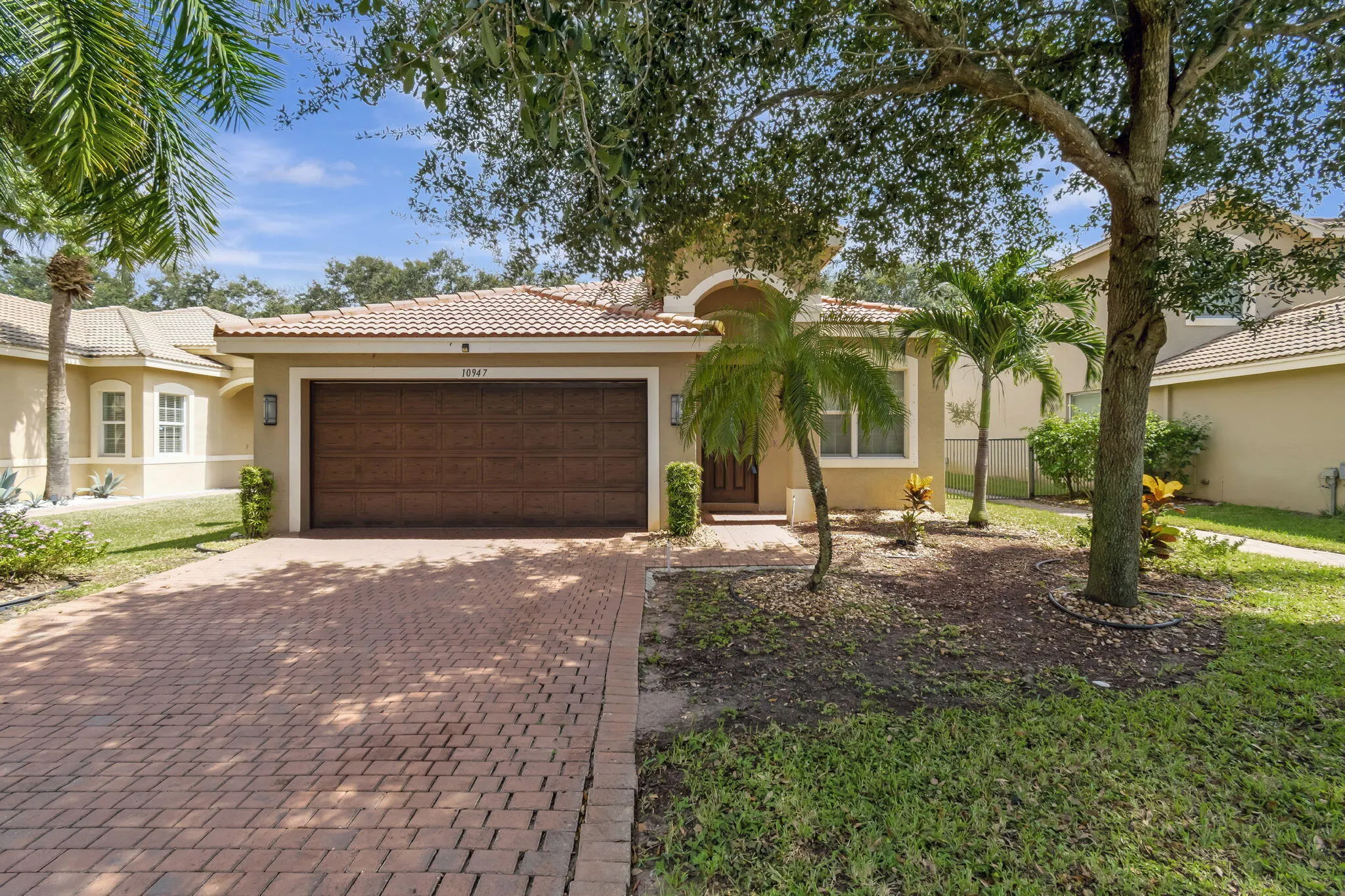 10947 BITTERNUT HICKORY Lane