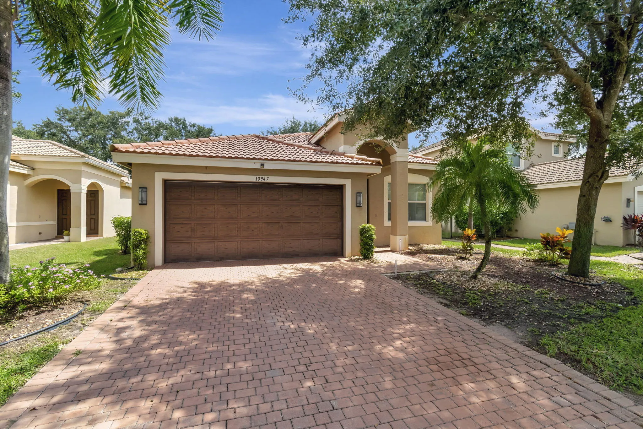 10947 BITTERNUT HICKORY Lane