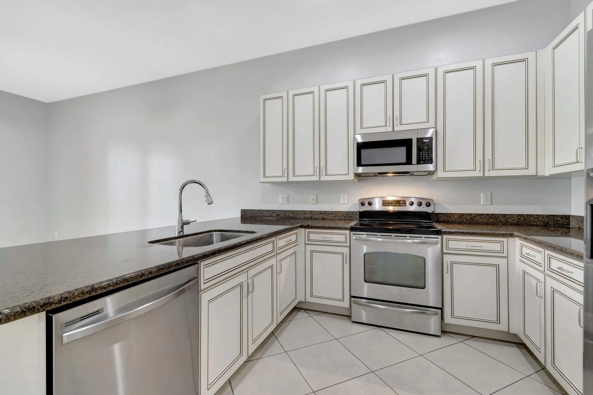 10947 BITTERNUT HICKORY Lane