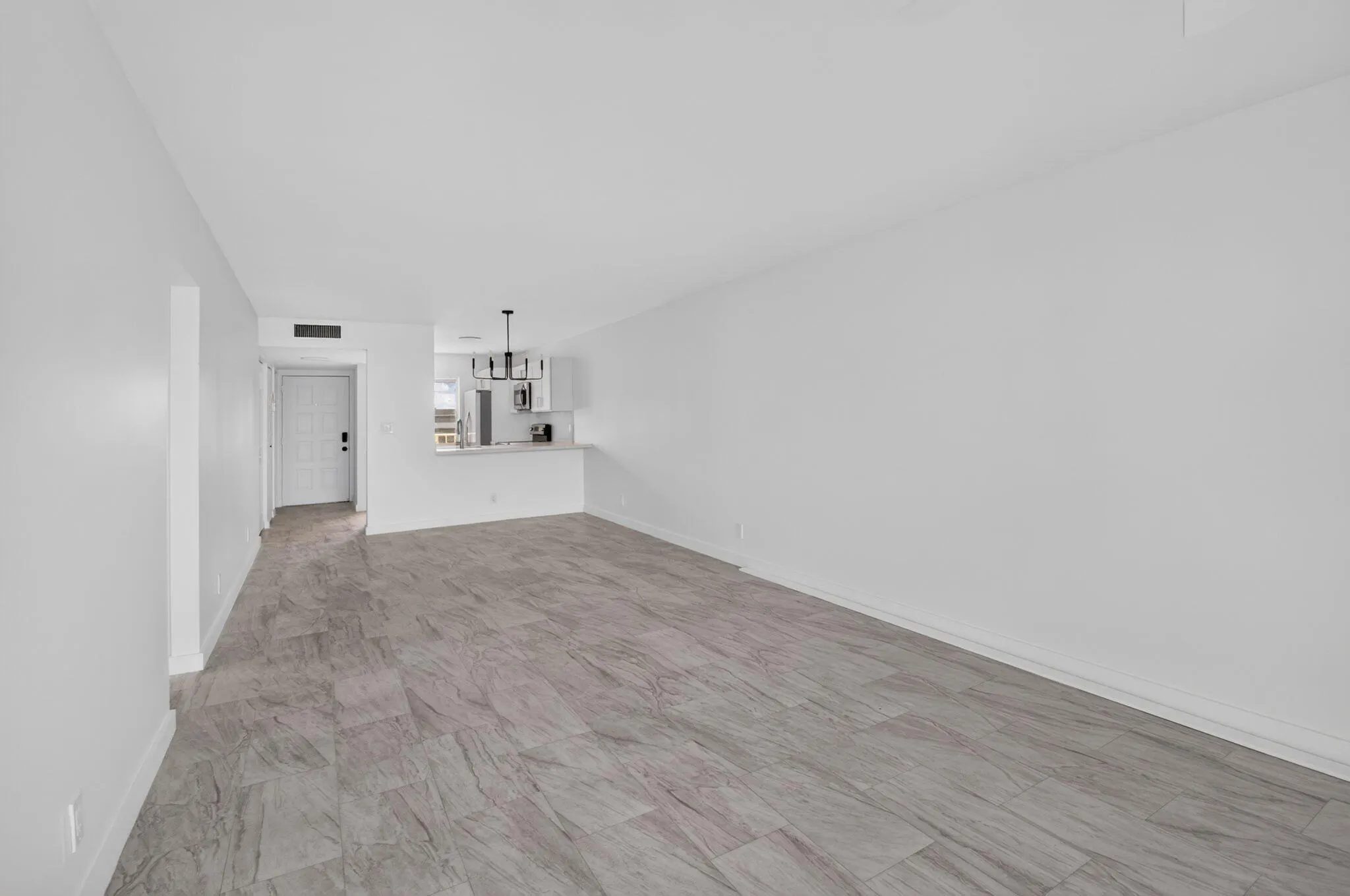 7145 HUNTINGTON Lane #408