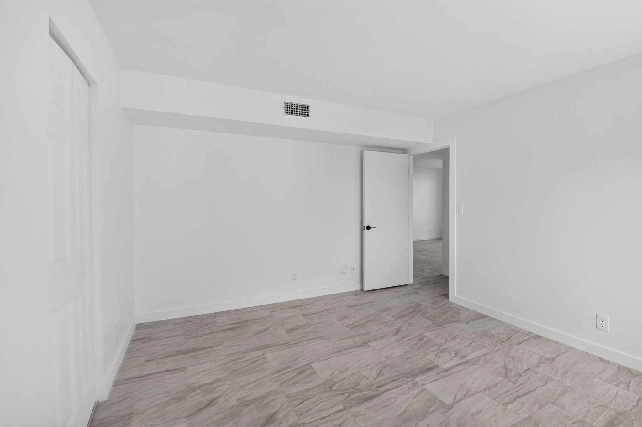 7145 HUNTINGTON Lane #408