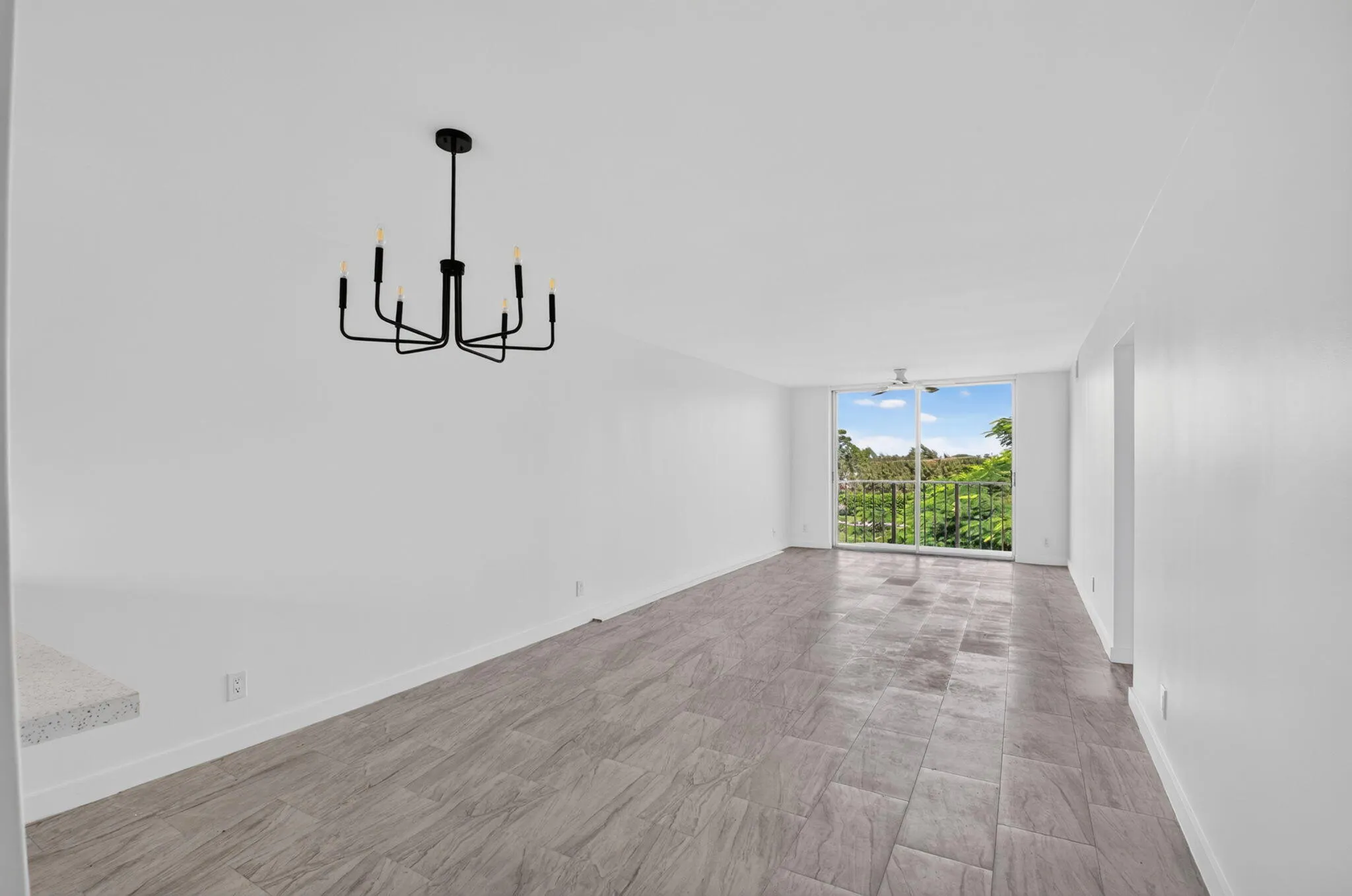 7145 HUNTINGTON Lane #408