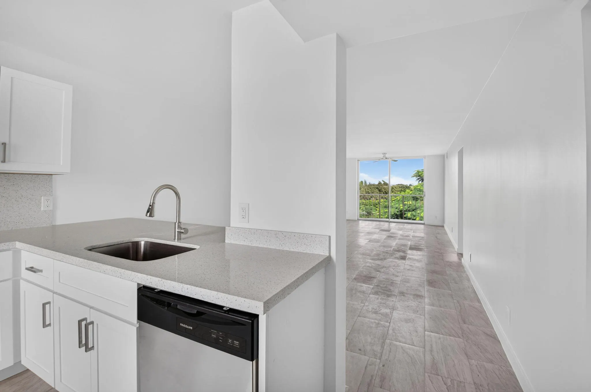 7145 HUNTINGTON Lane #408