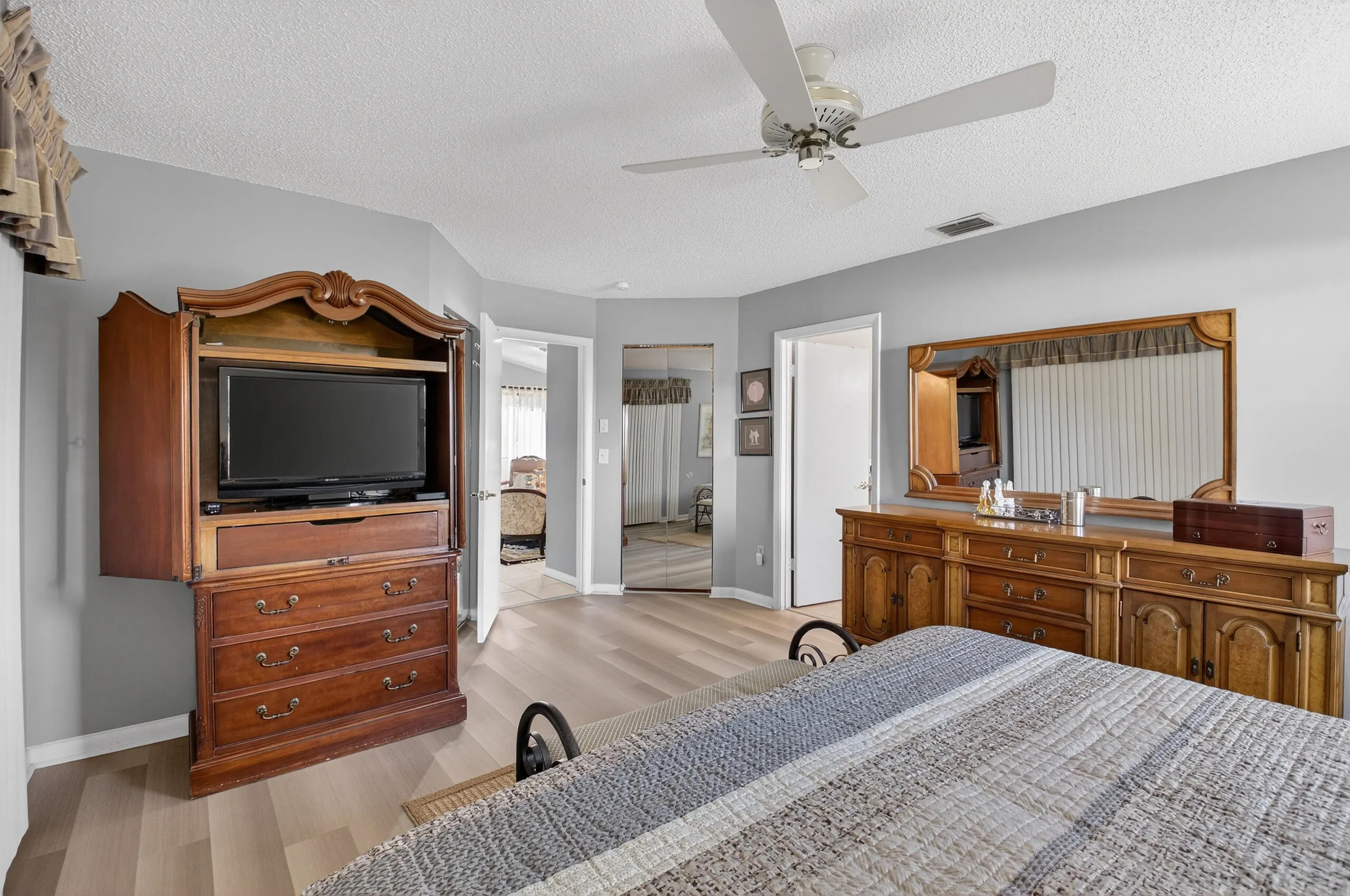 2601 NW 15TH Street