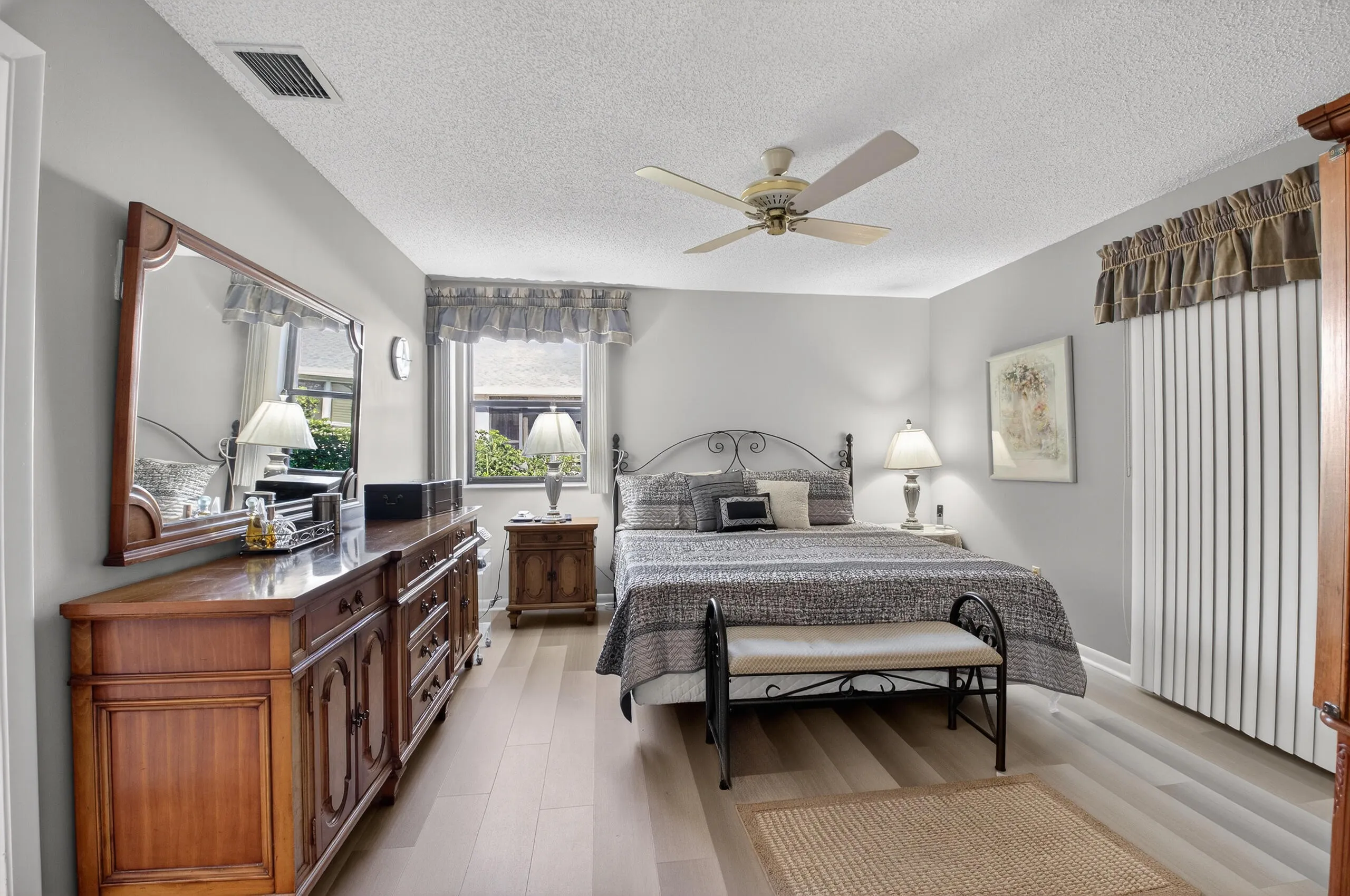 2601 NW 15TH Street
