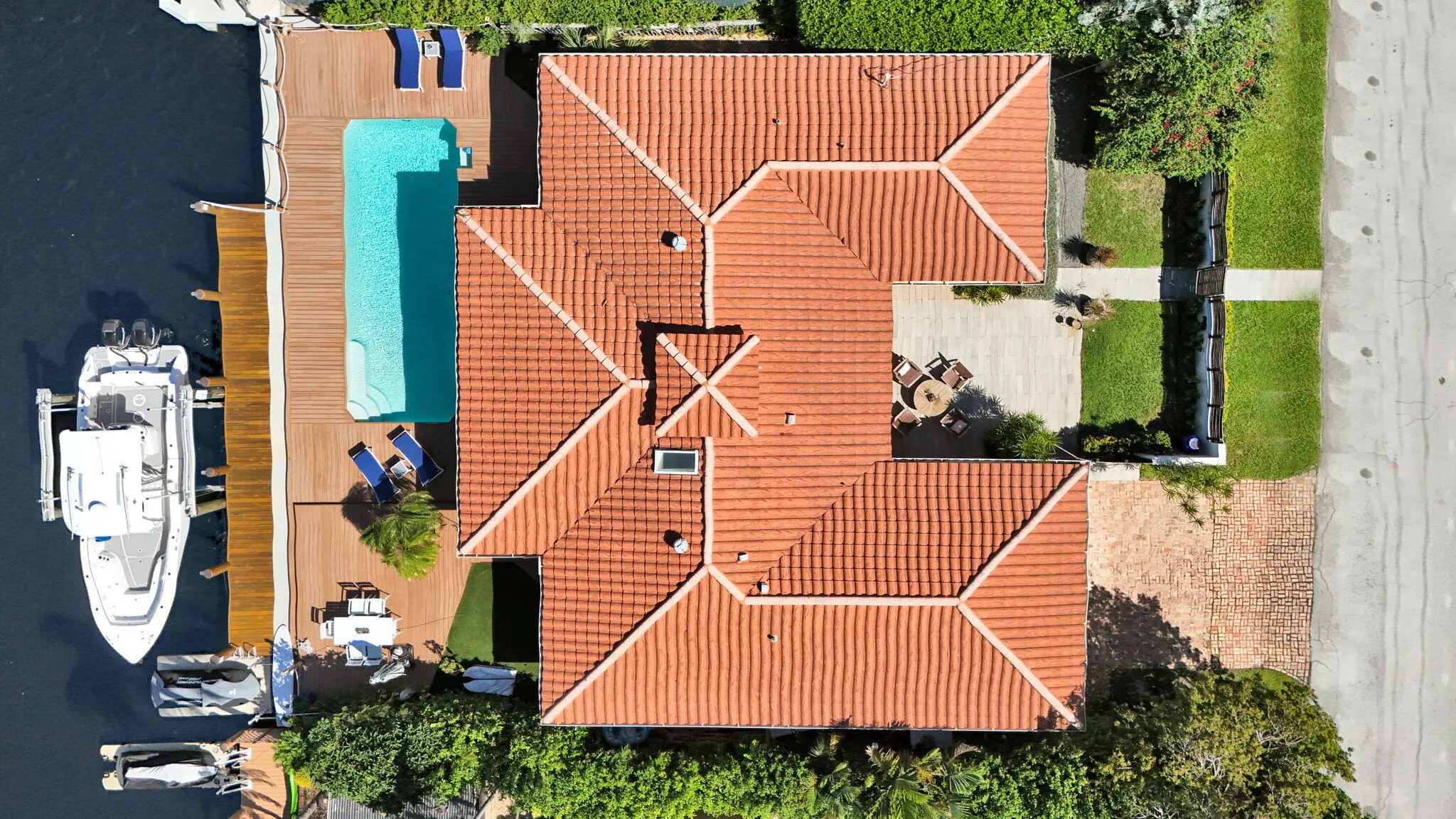2225 NE 15TH Court