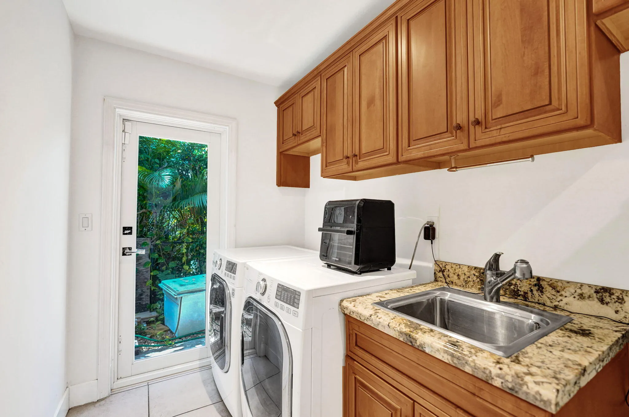 2225 NE 15TH Court