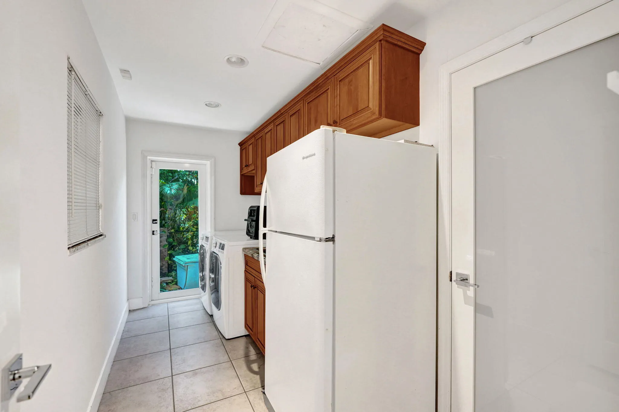 2225 NE 15TH Court