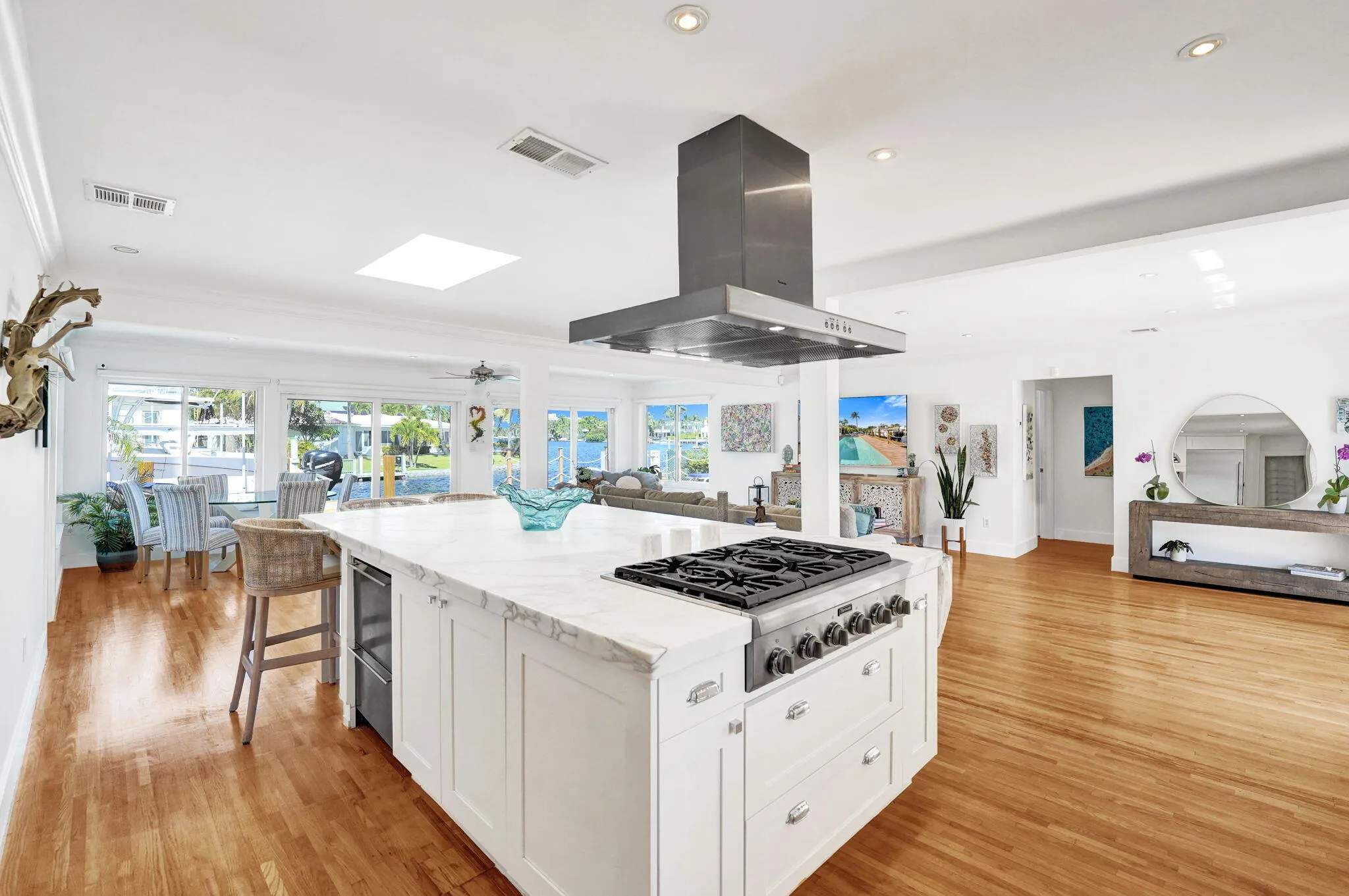 2225 NE 15TH Court