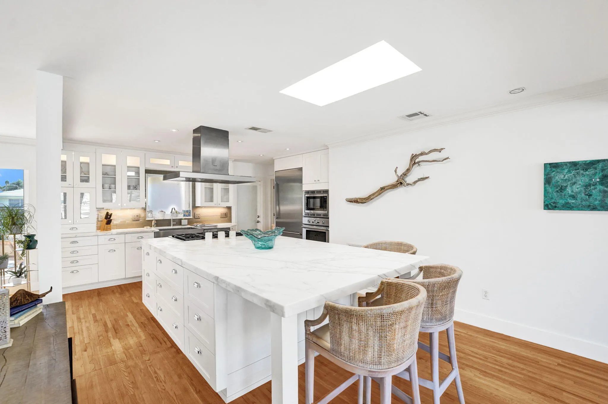 2225 NE 15TH Court
