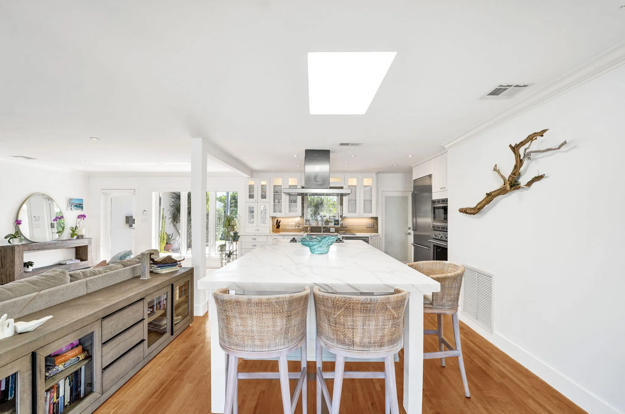 2225 NE 15TH Court
