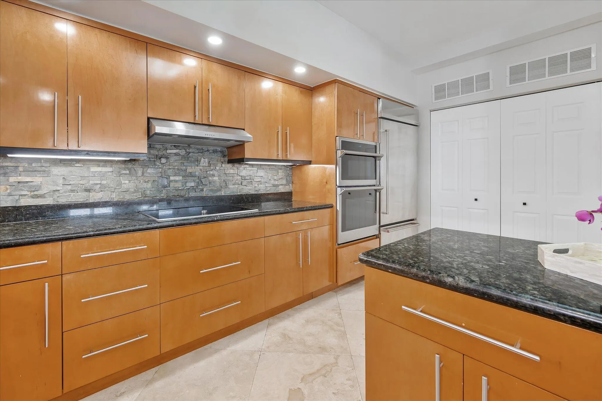 615 BAYSHORE Drive #603