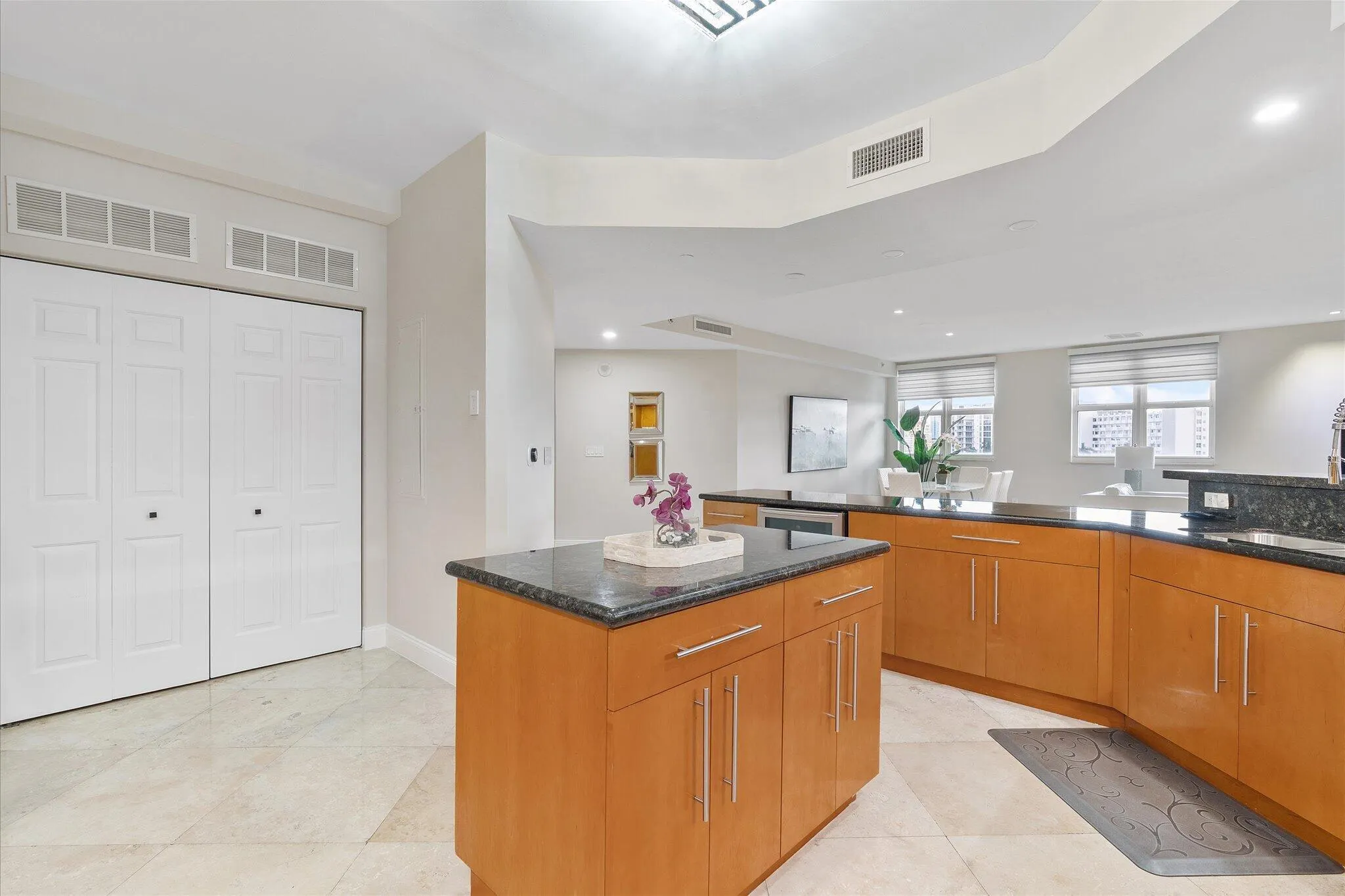 615 BAYSHORE Drive #603