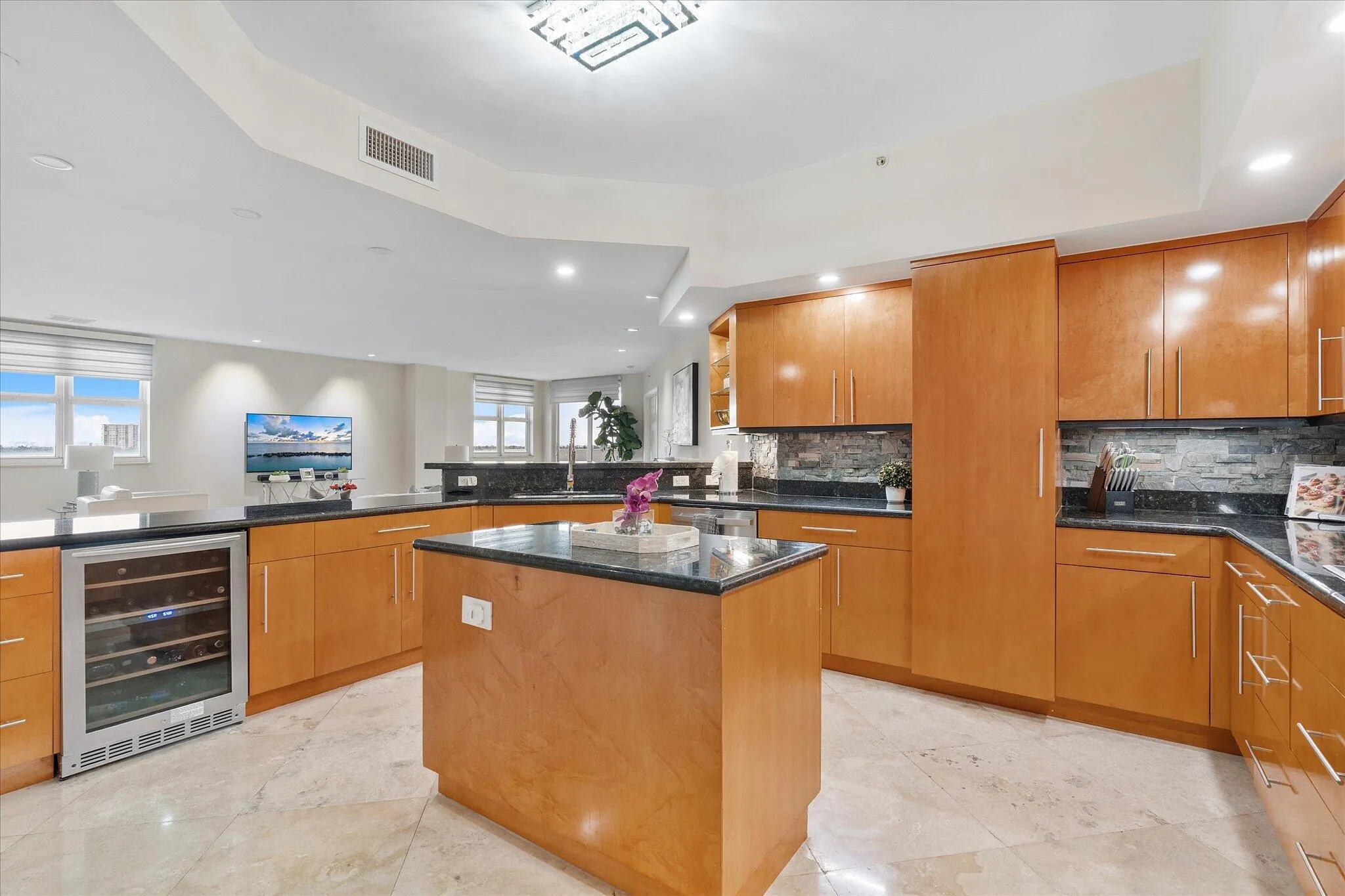 615 BAYSHORE Drive #603
