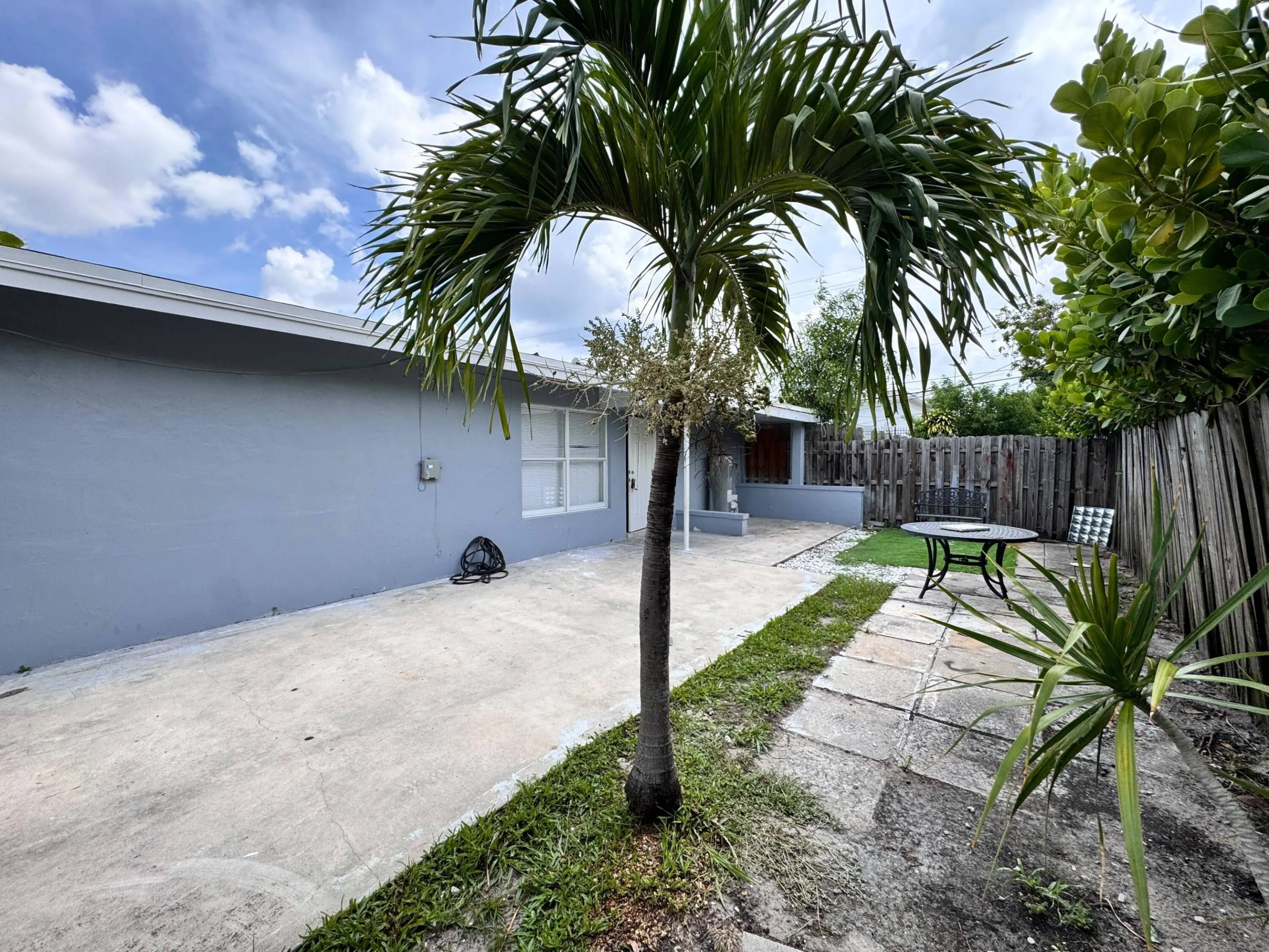 16 NE 9th Avenue