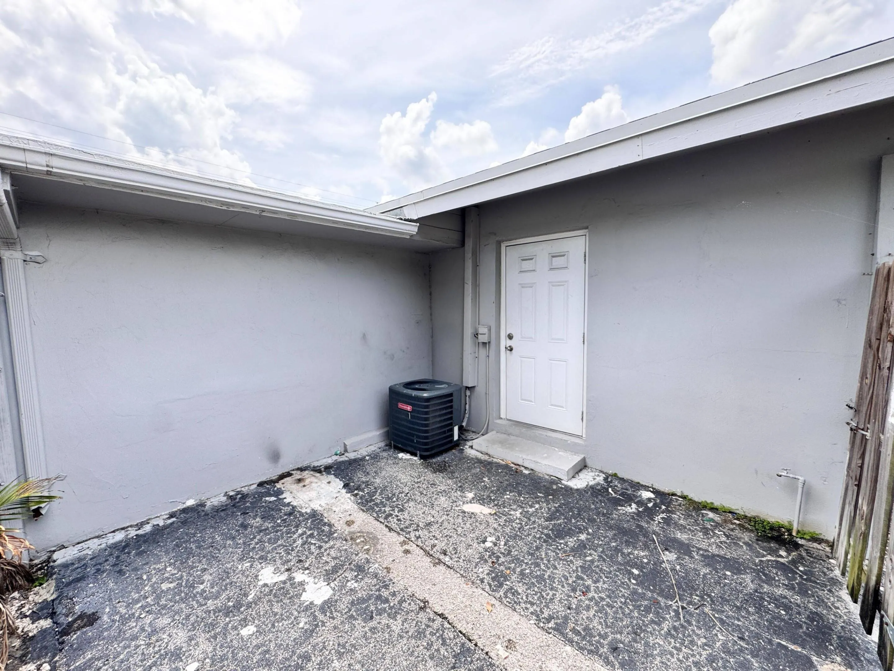 16 NE 9th Avenue