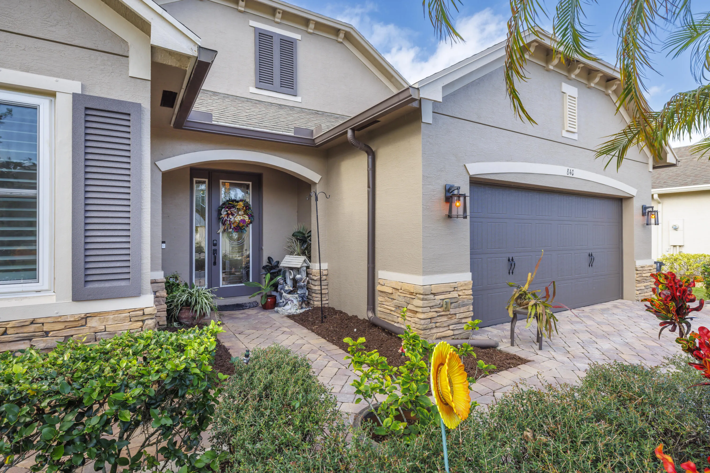 840 SW SUN Circle