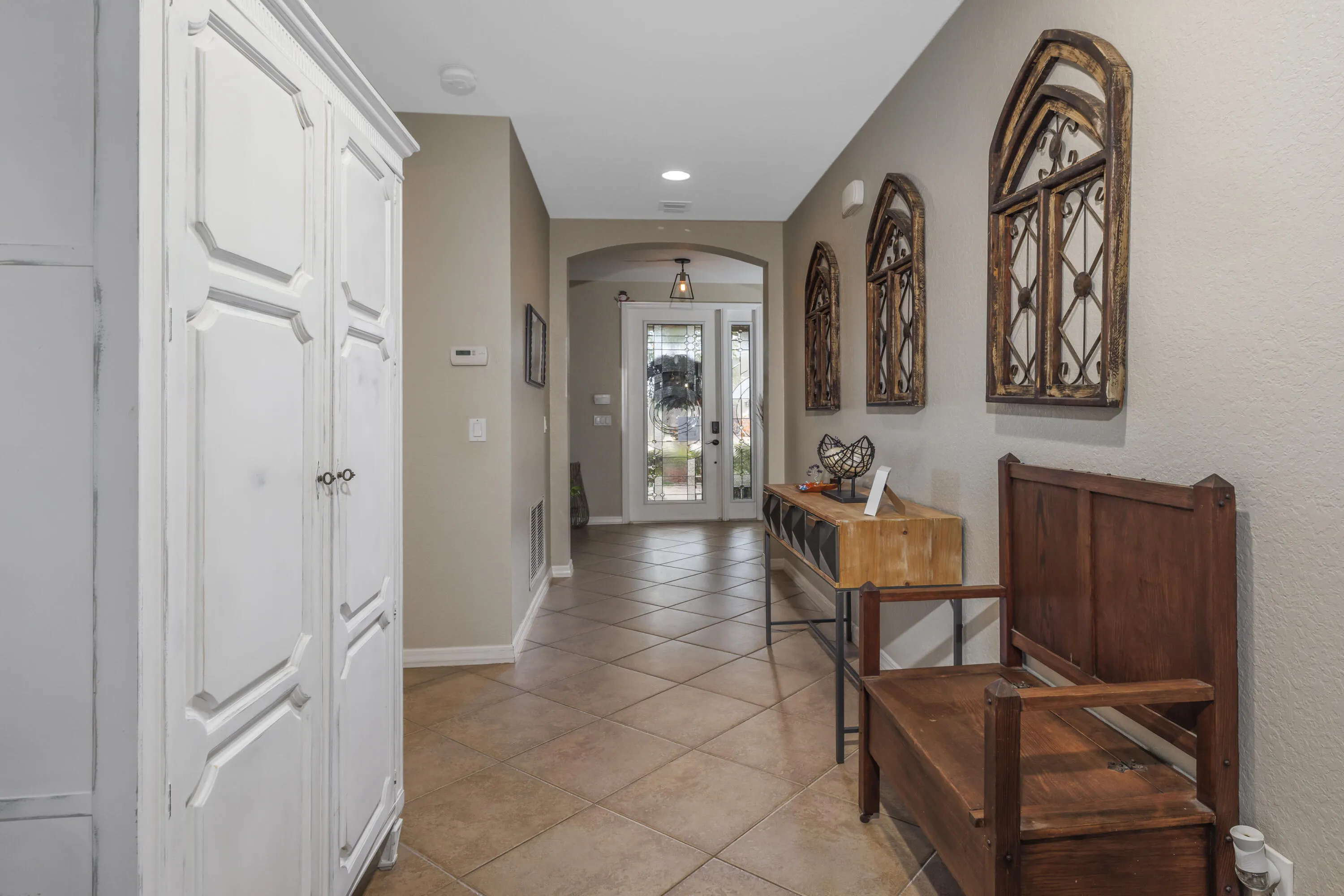 840 SW SUN Circle
