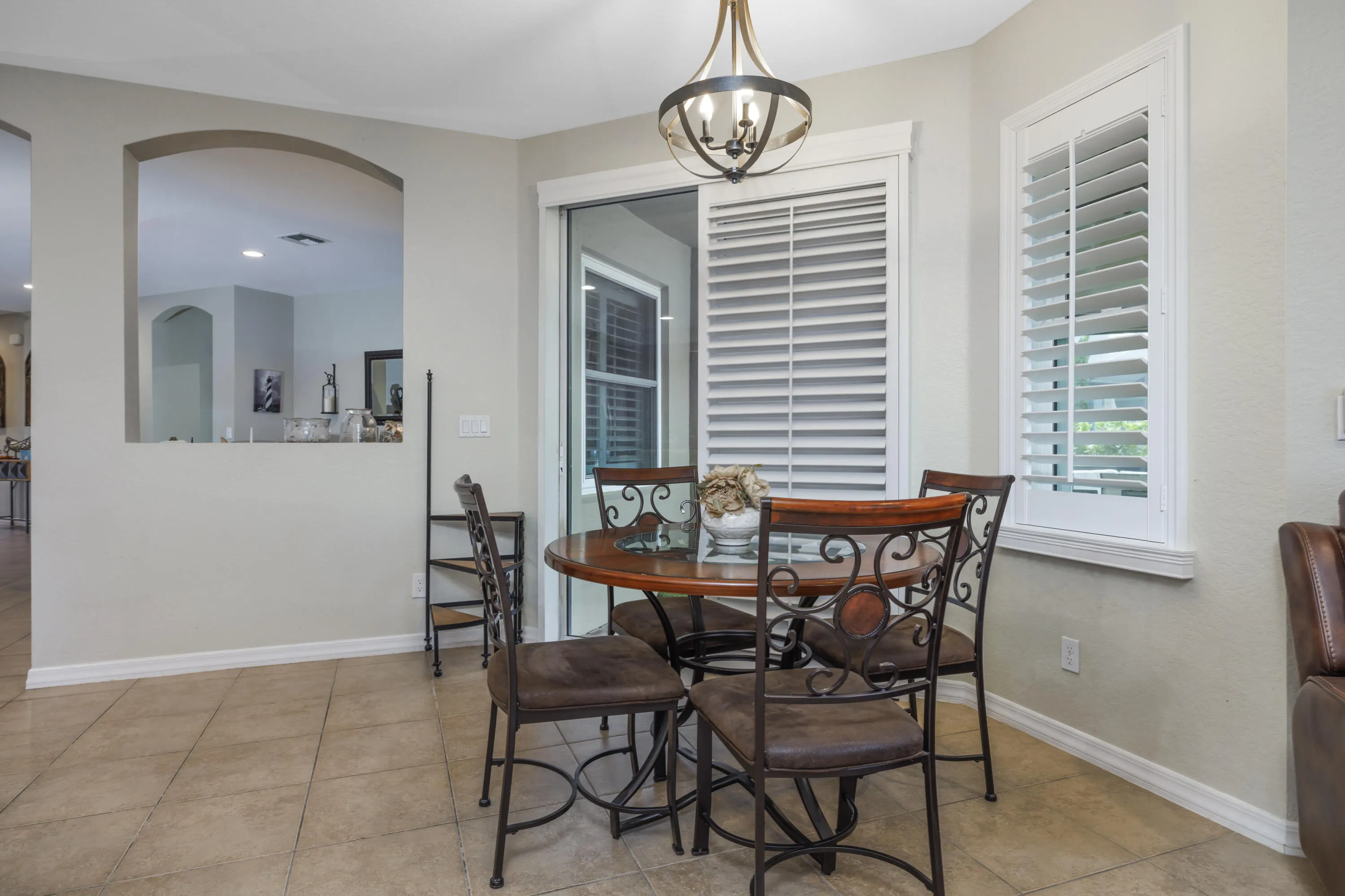 840 SW SUN Circle