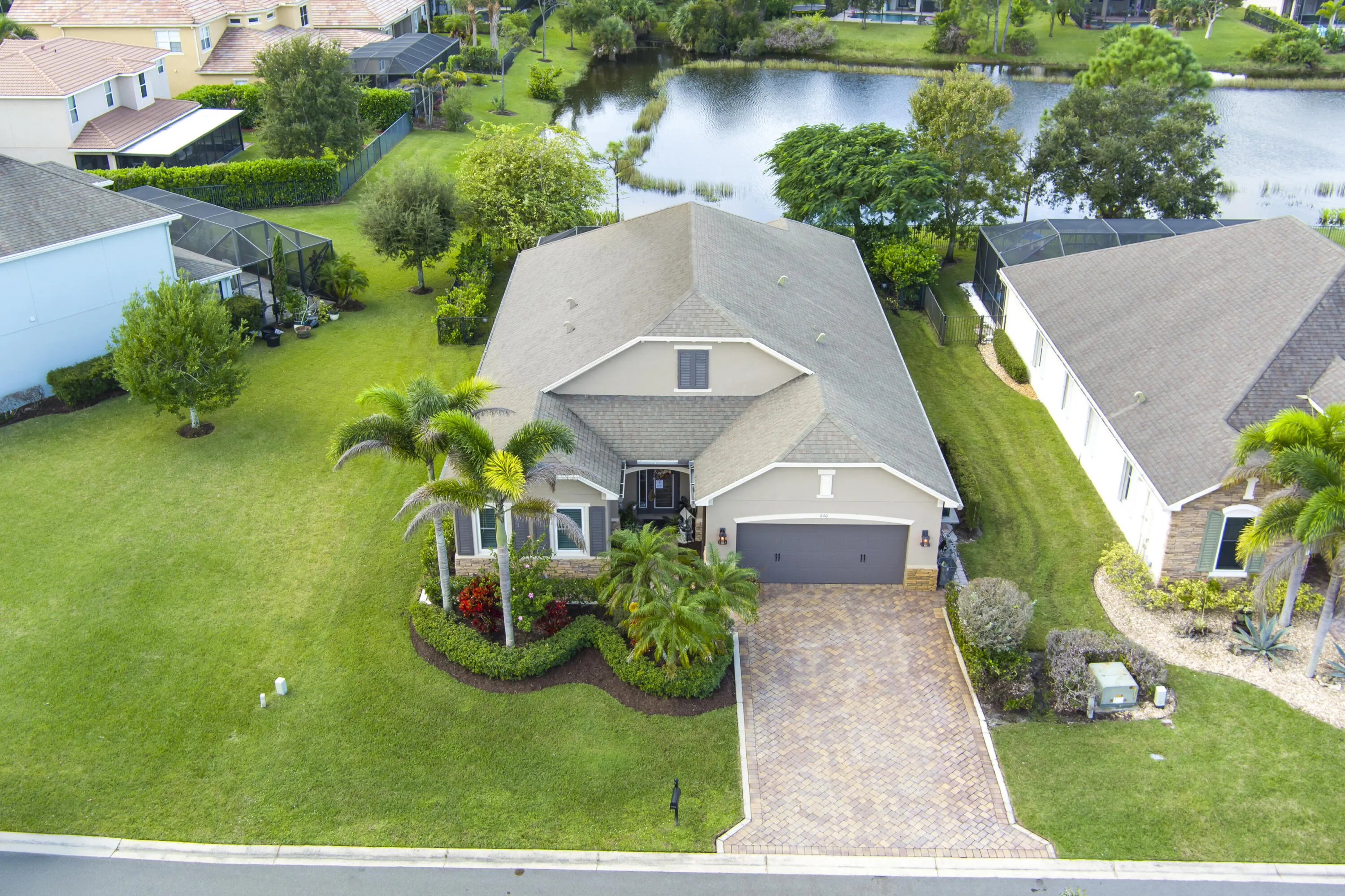 840 SW SUN Circle