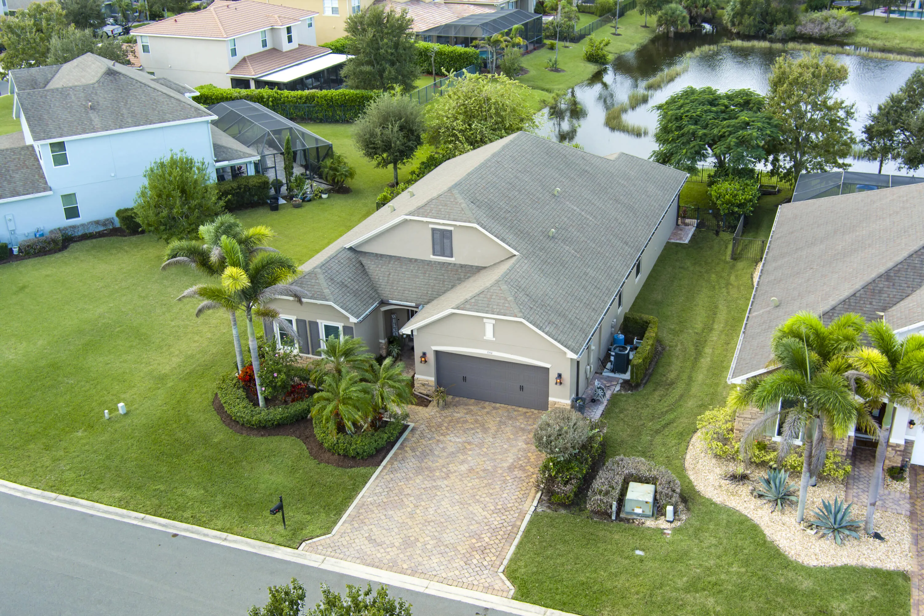 840 SW SUN Circle