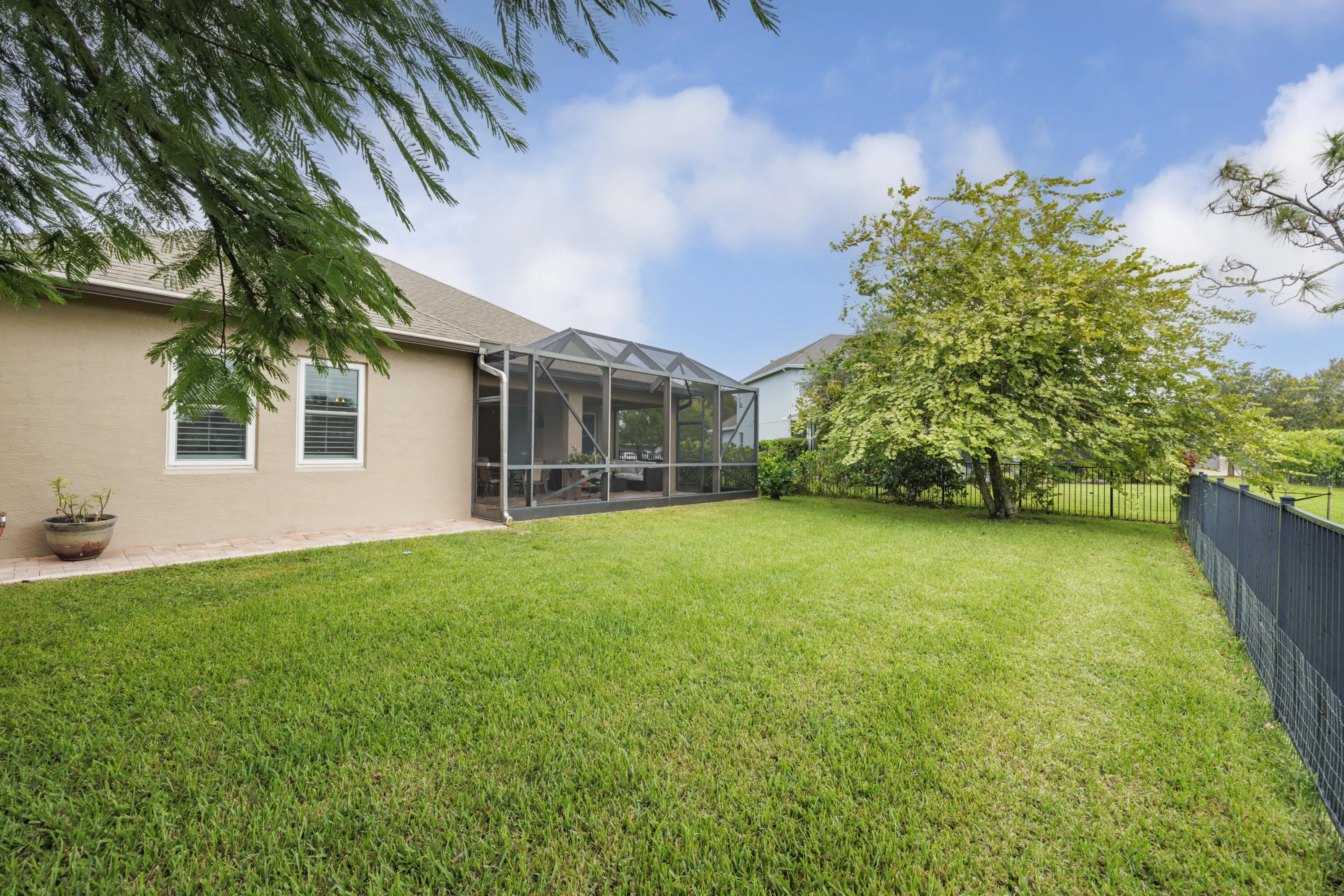 840 SW SUN Circle