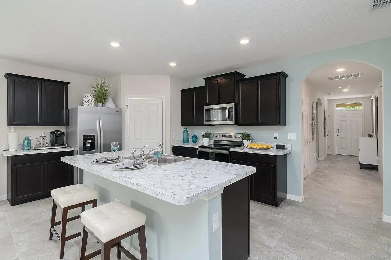 1009 SW Dilido Lane