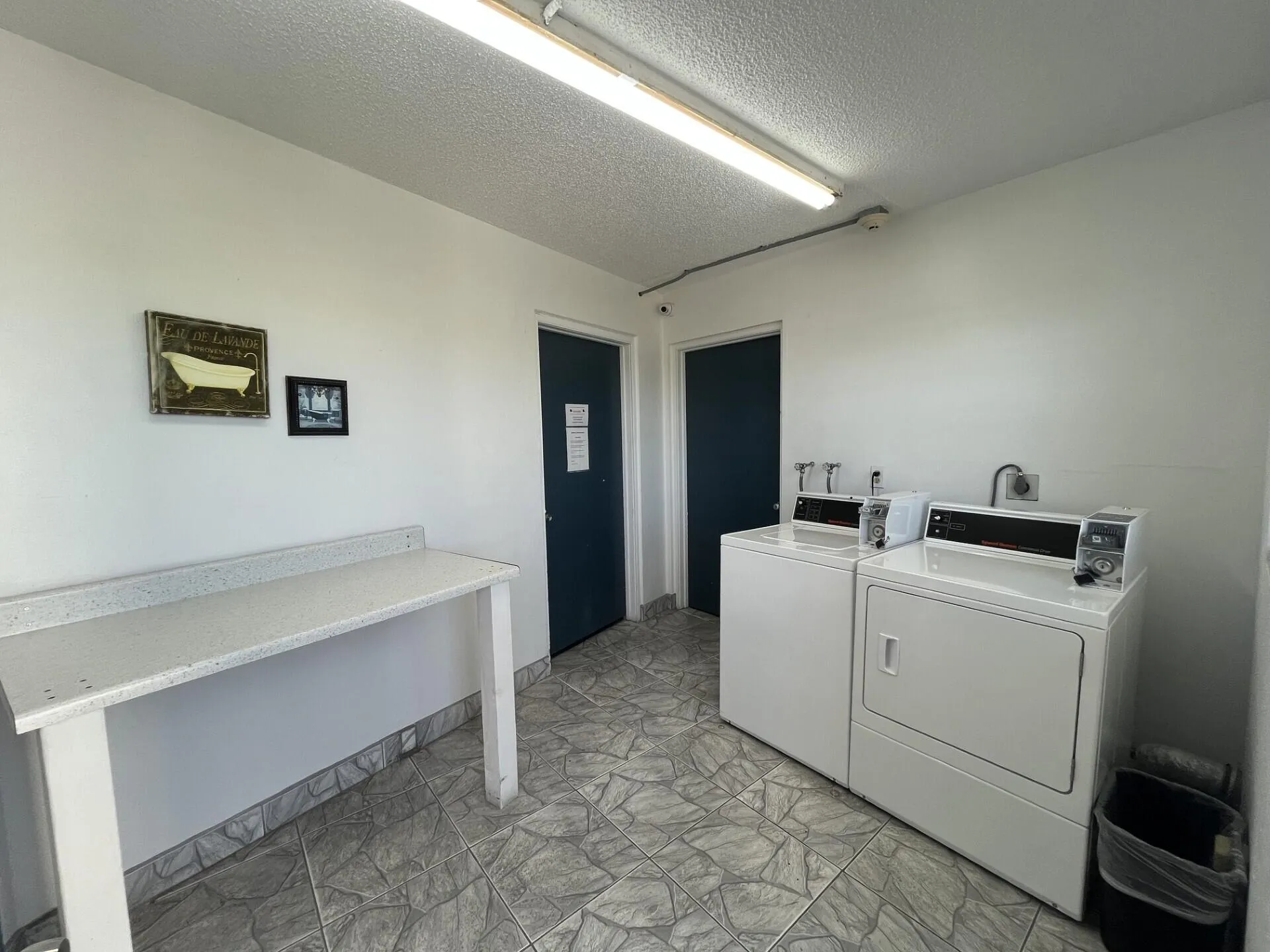 4006 FARNHAM N #4006
