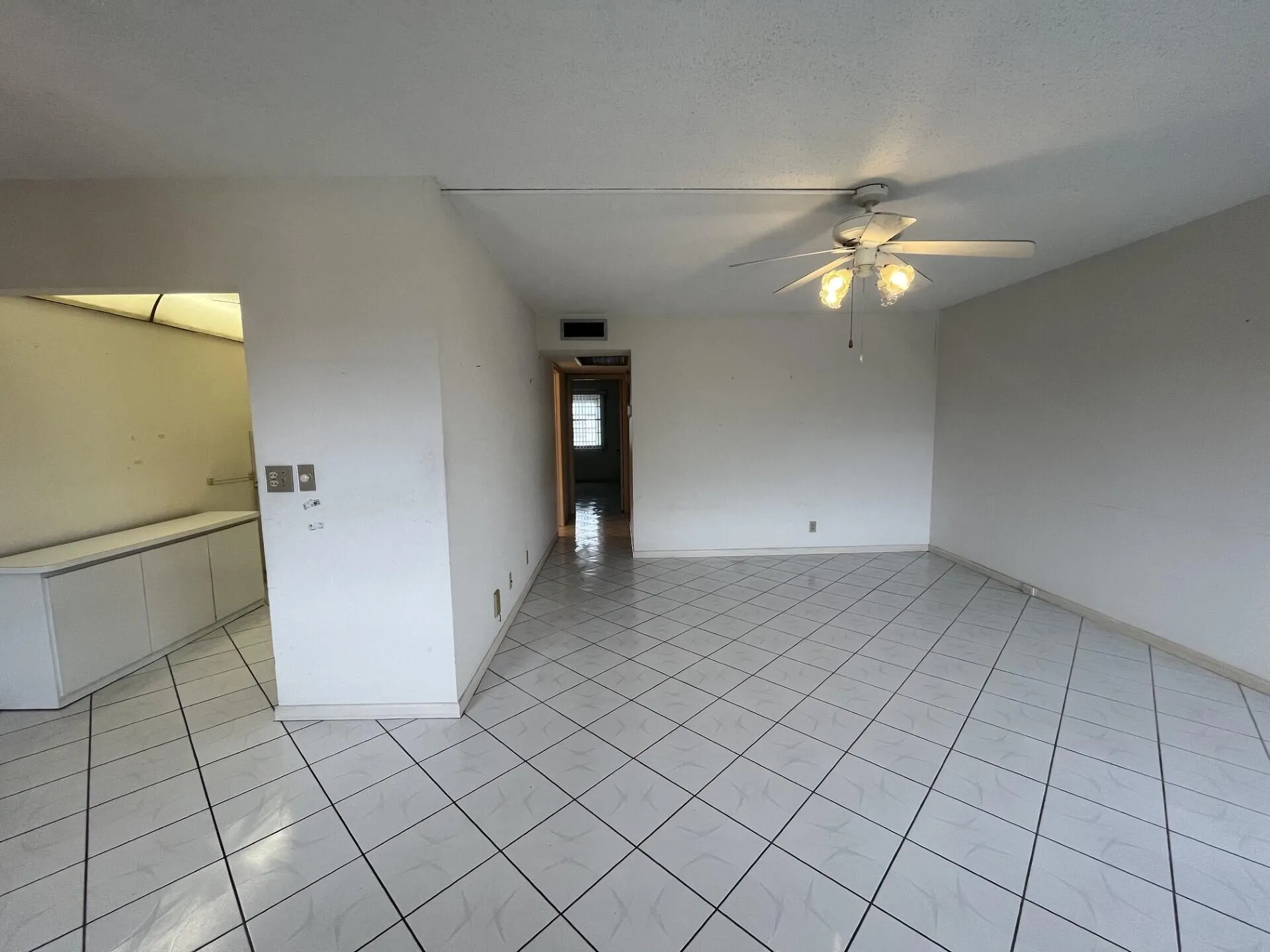 4006 FARNHAM N #4006