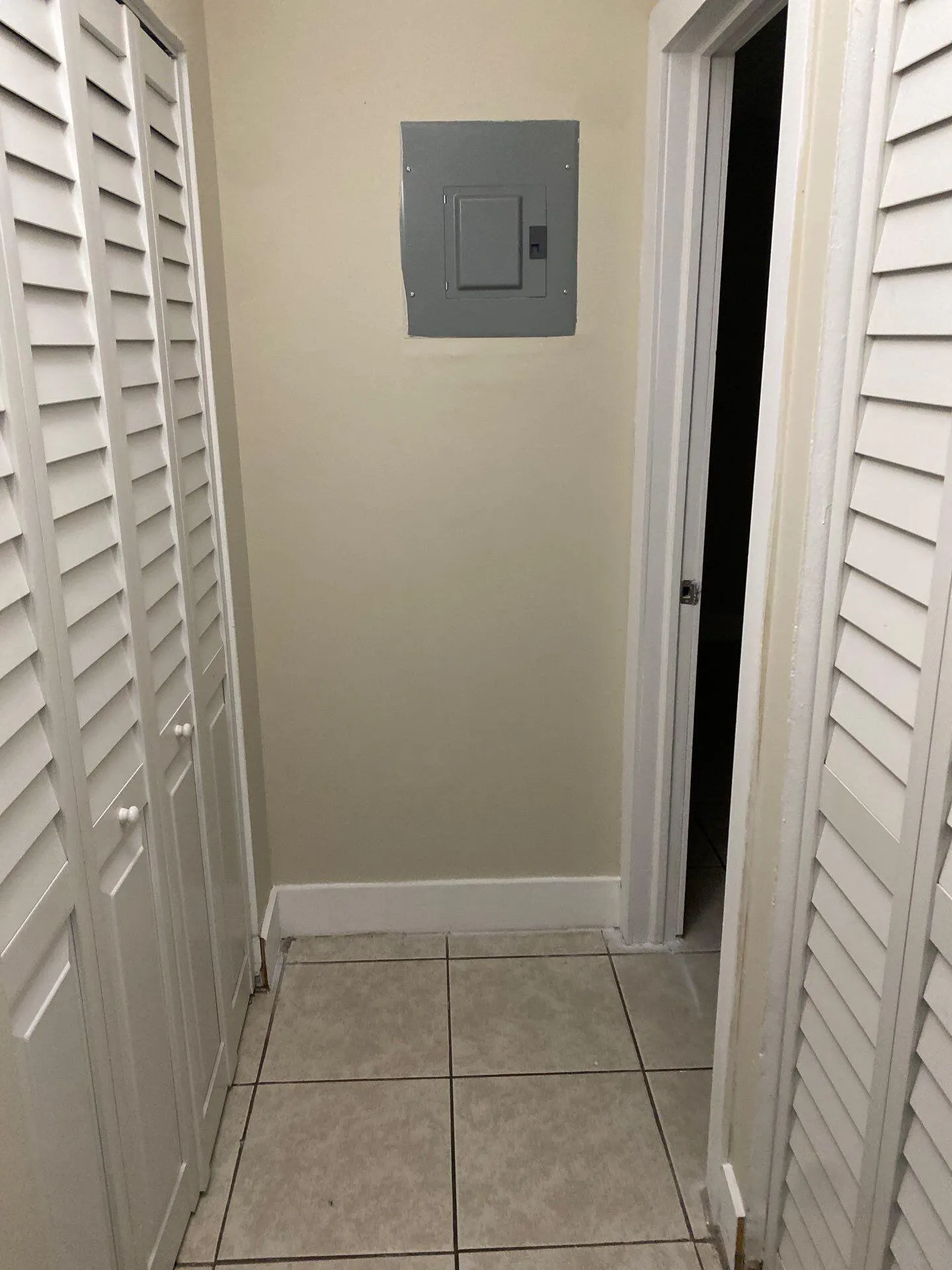 207 NW 32ND Court #206
