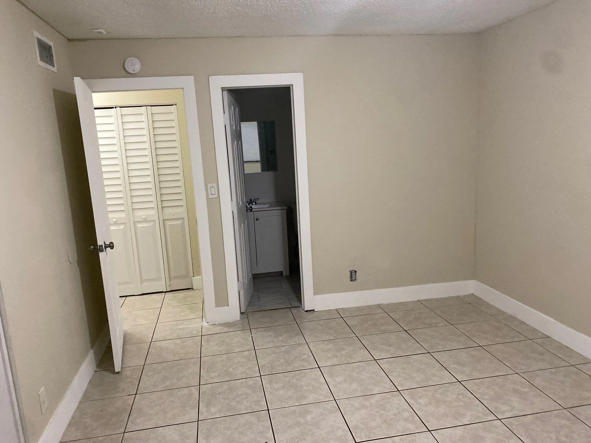 207 NW 32ND Court #206