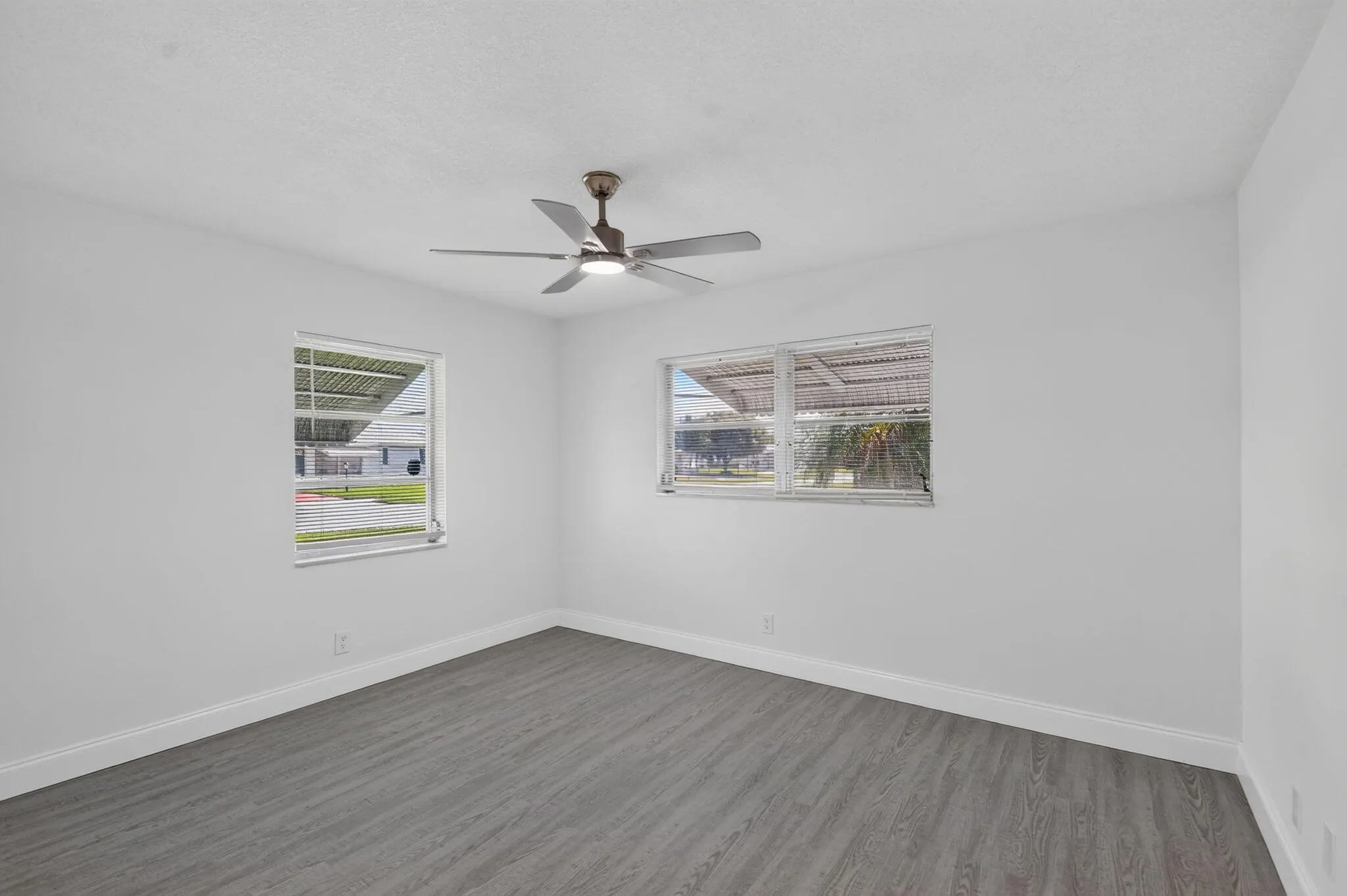 1001 SIESTA Avenue
