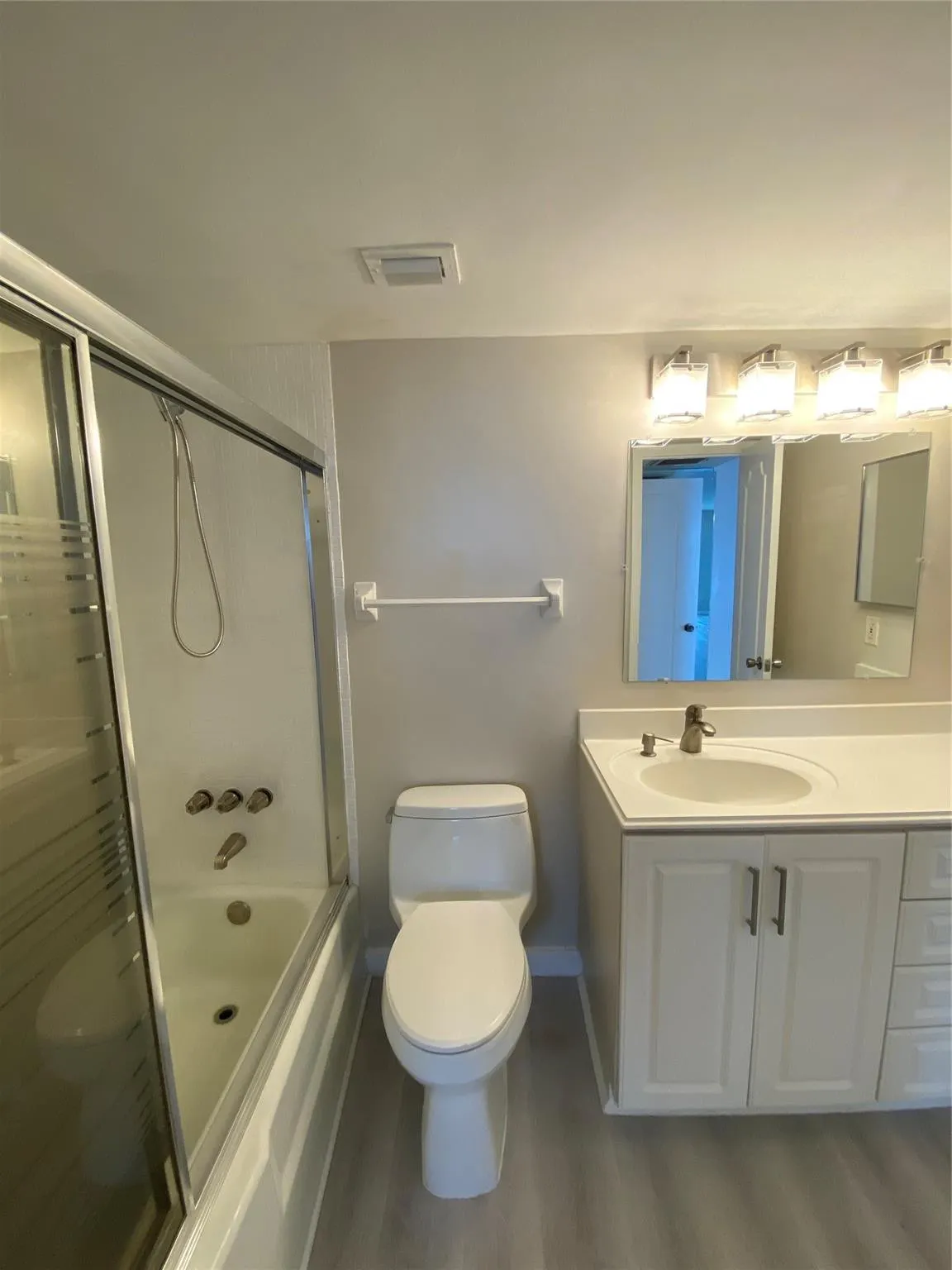 1051 HILLSBORO MILE #905E