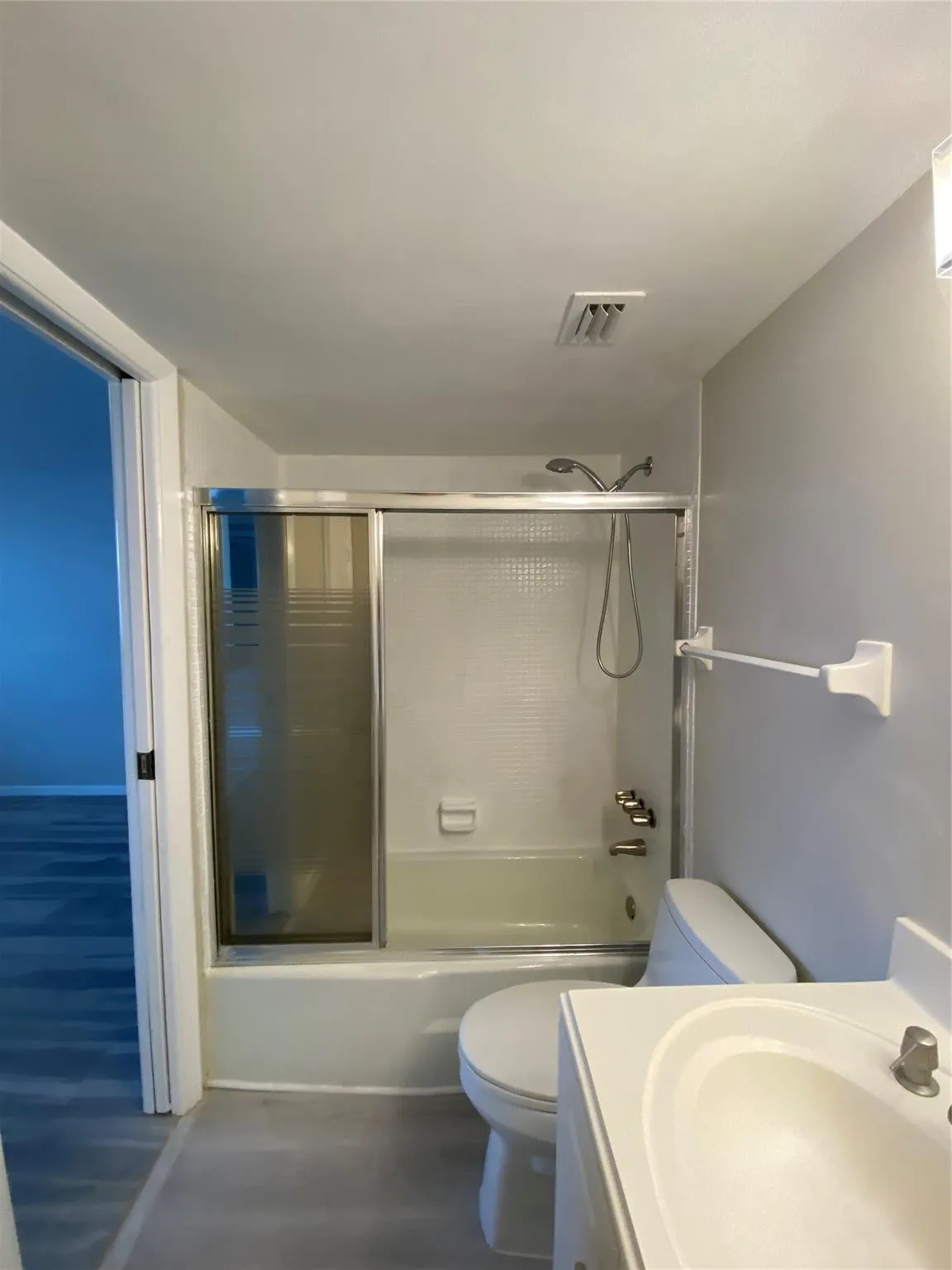 1051 HILLSBORO MILE #905E