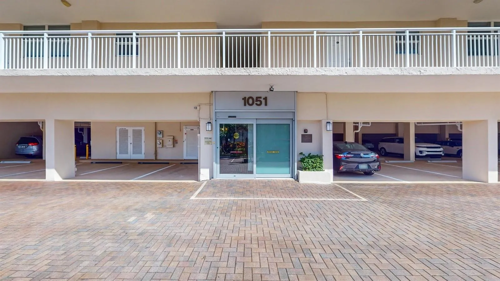 1051 HILLSBORO MILE #905E