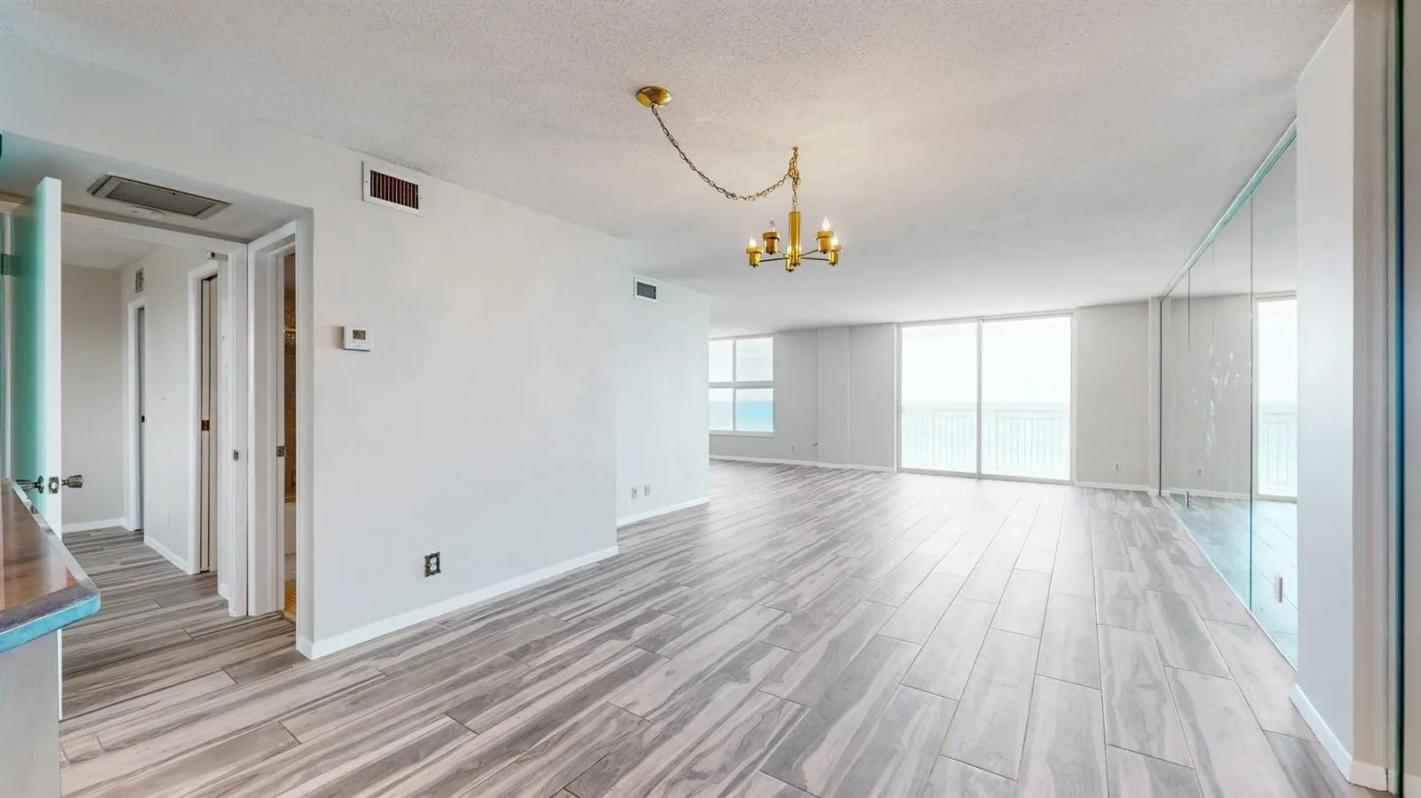 1051 HILLSBORO MILE #905E