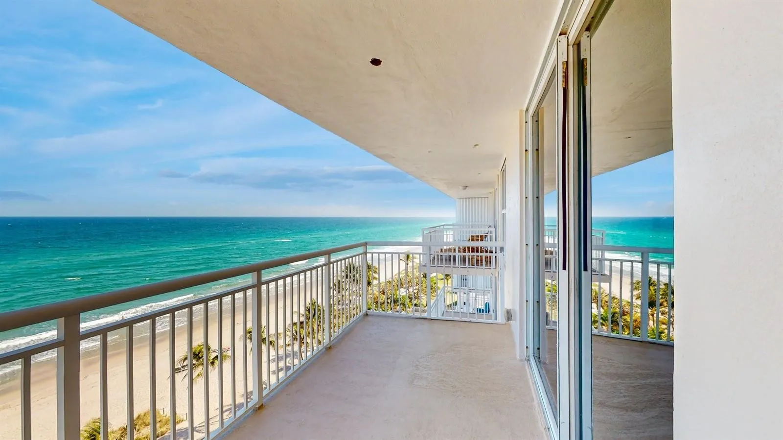 1051 HILLSBORO MILE #905E