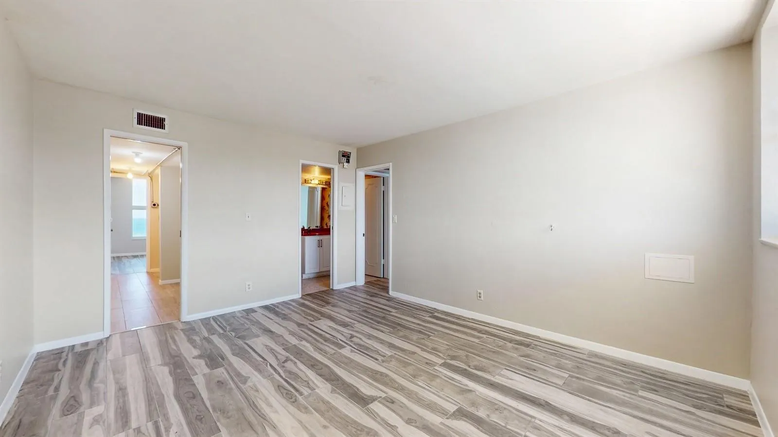 1051 HILLSBORO MILE #905E