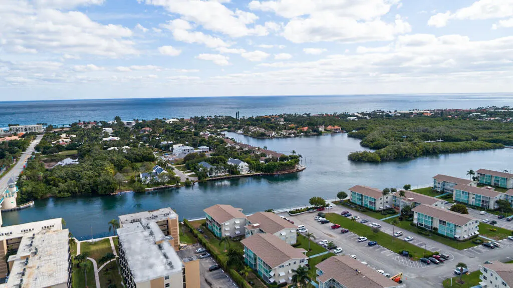 760 E Ocean Avenue #303