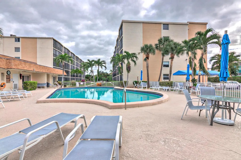 760 E Ocean Avenue #303