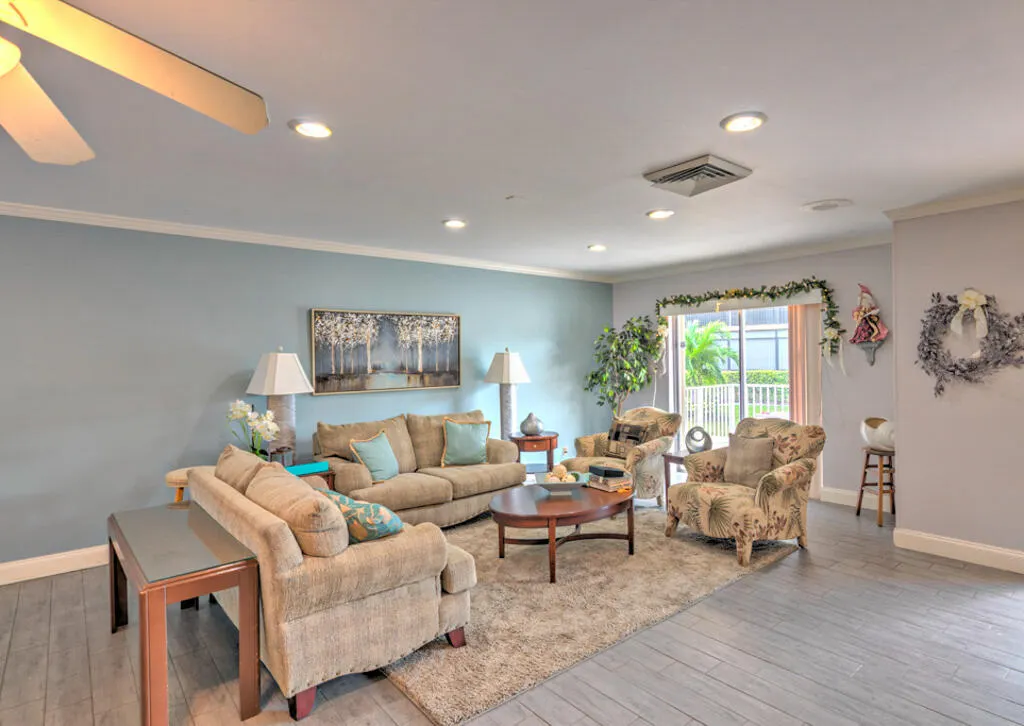 760 E Ocean Avenue #303