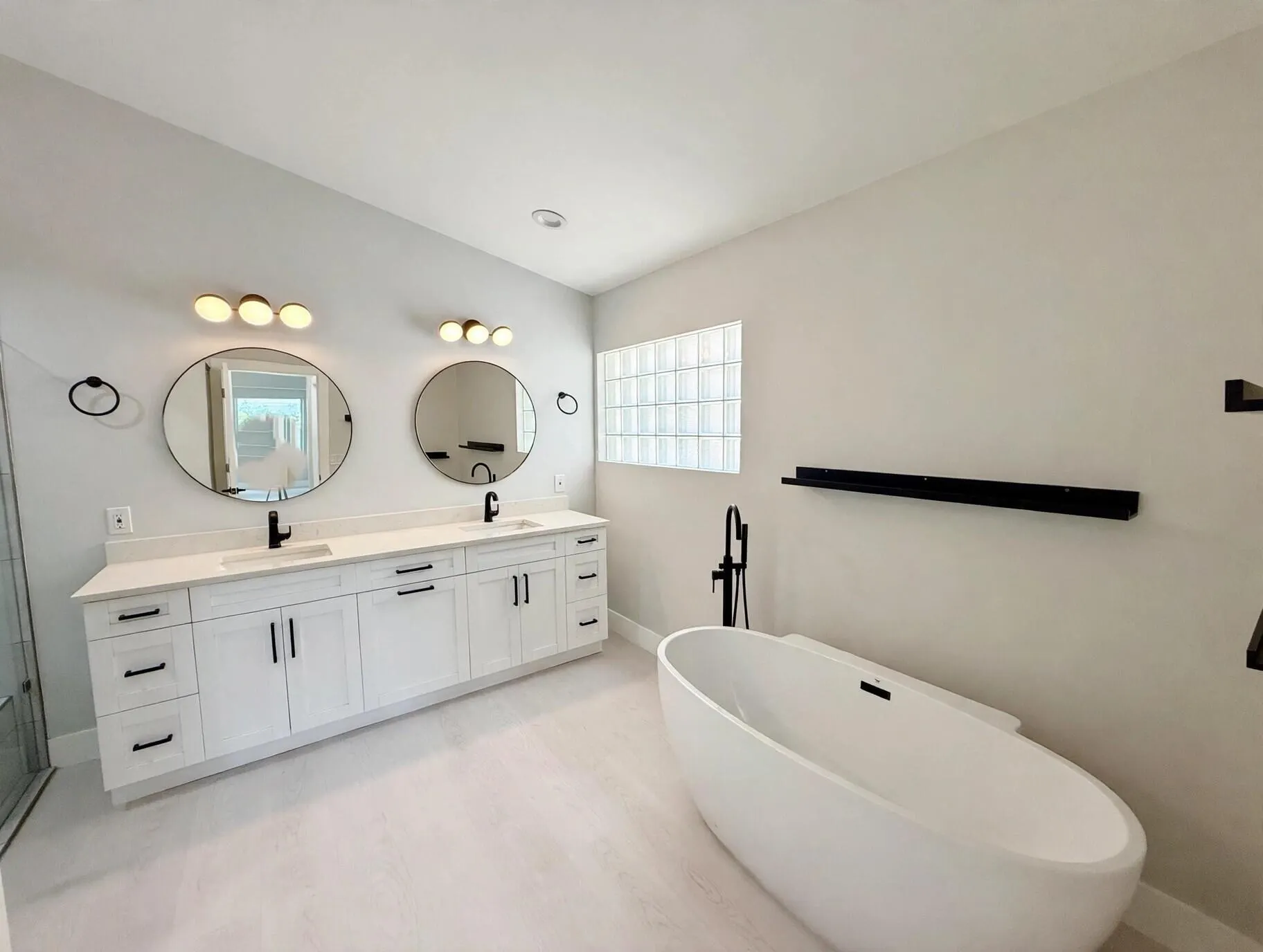 11704 DOVE HOLLOW Avenue