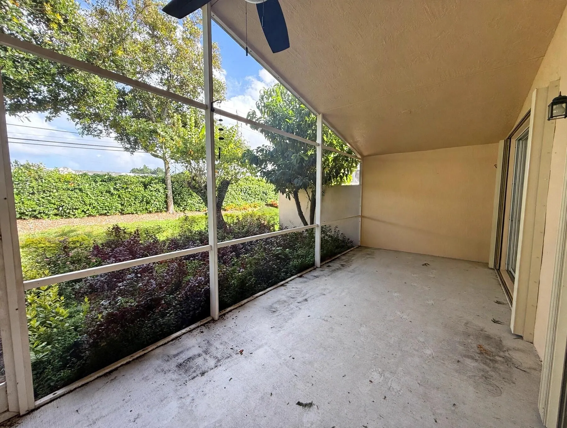 11704 DOVE HOLLOW Avenue