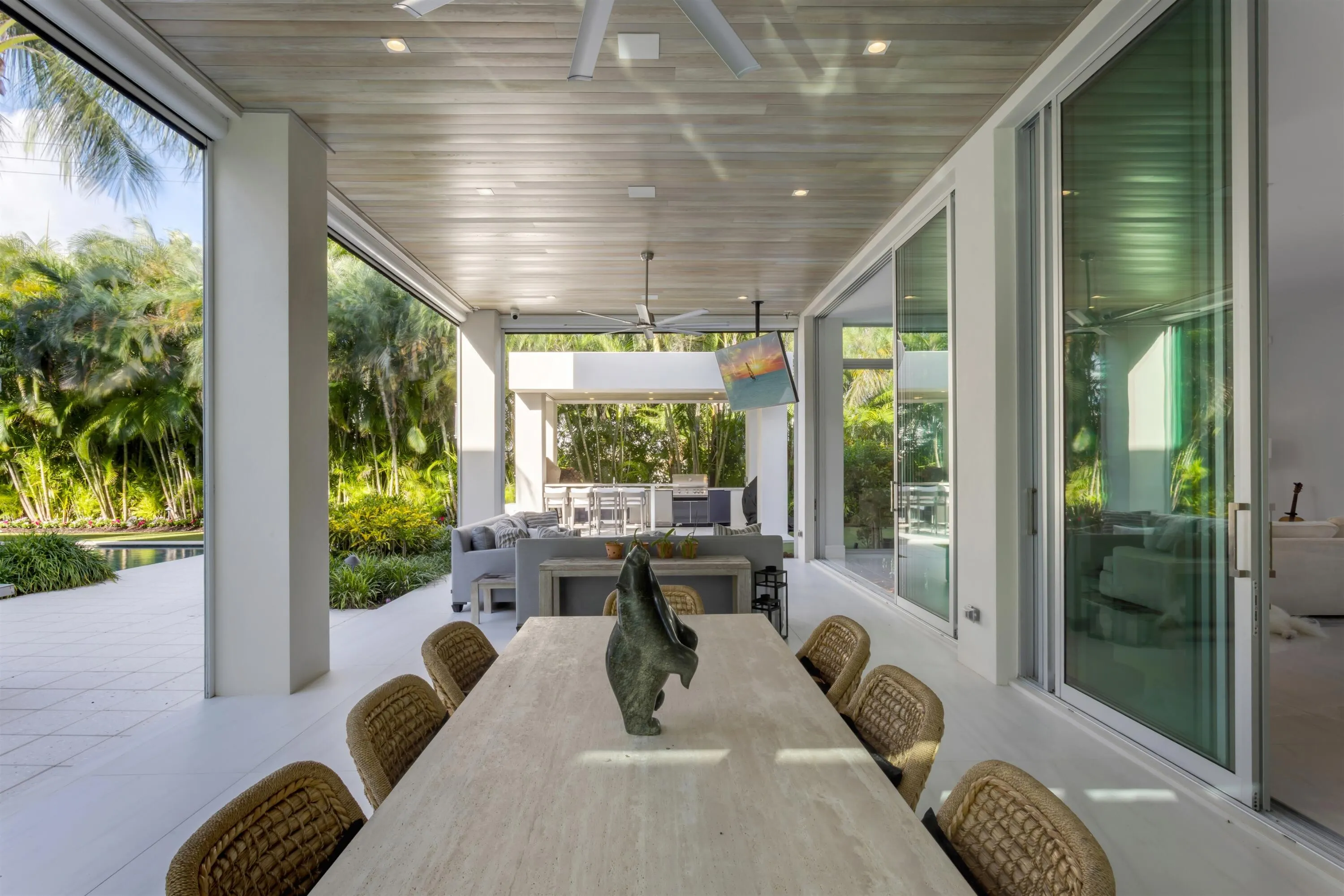 1241 Cocoanut Road