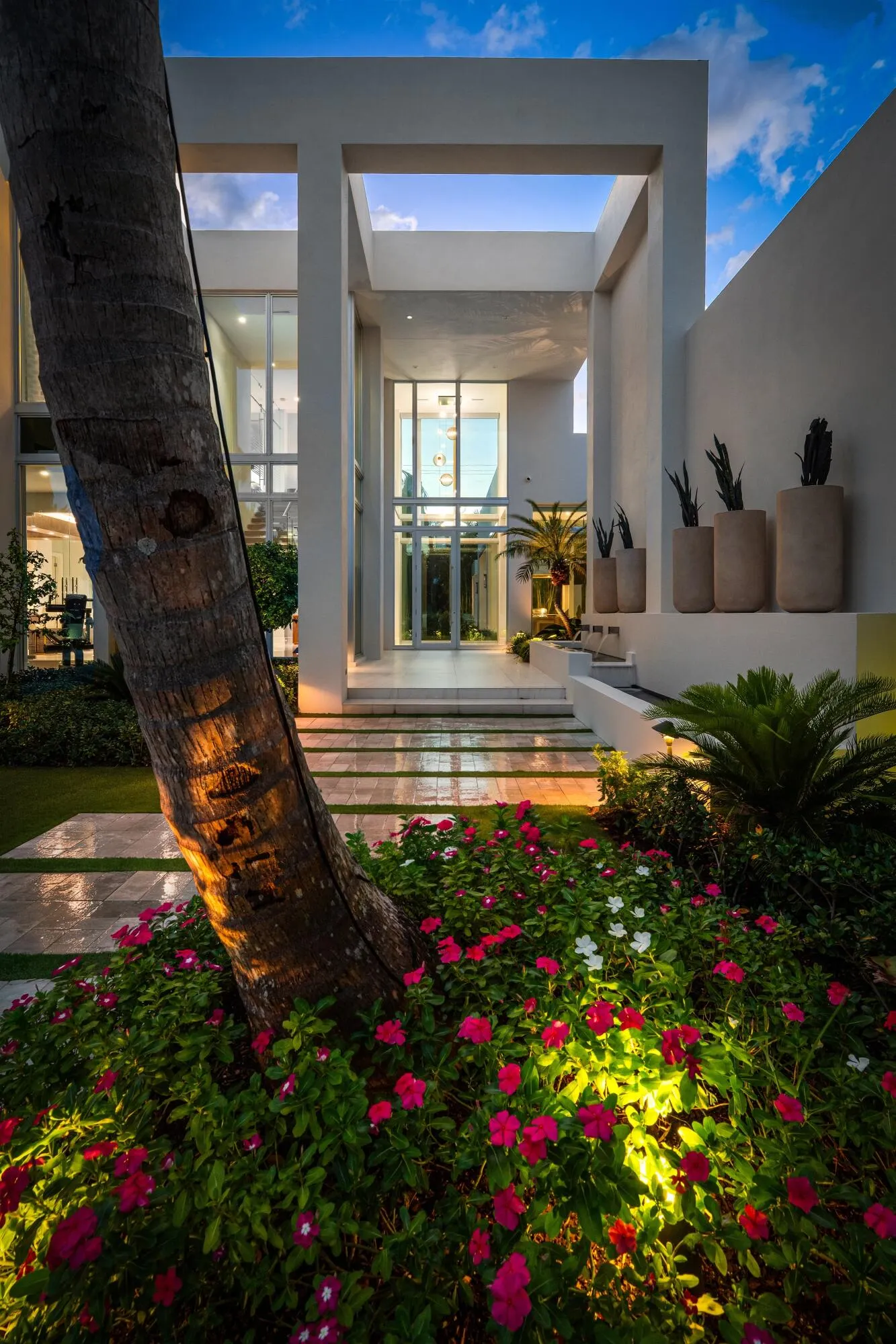 1241 Cocoanut Road