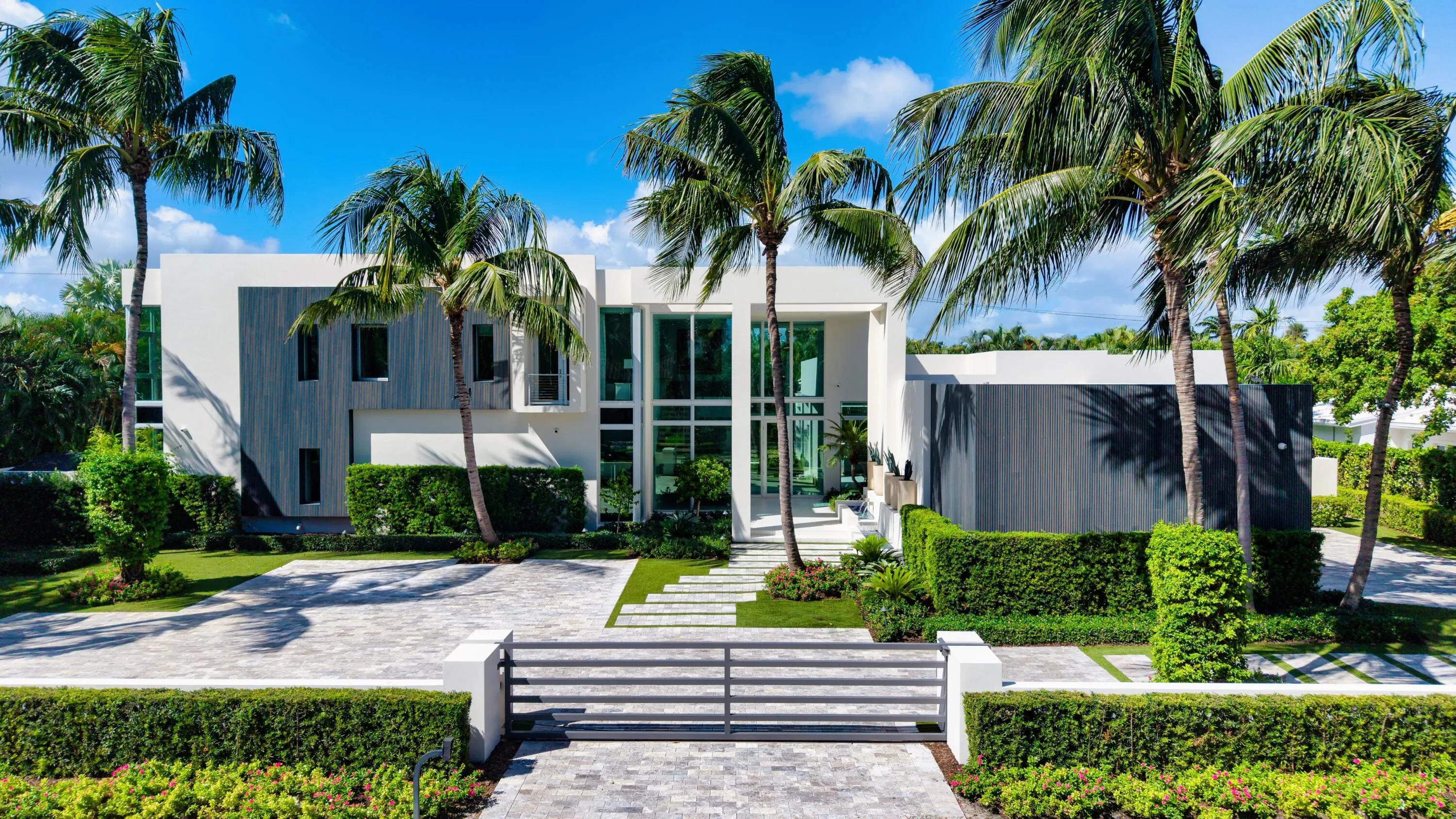 1241 Cocoanut Road