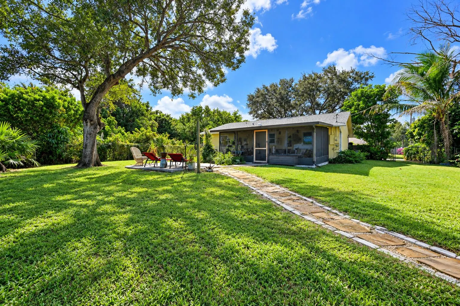 4702 Myrtle Drive