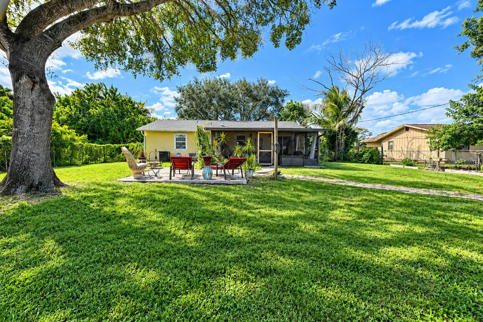 4702 Myrtle Drive
