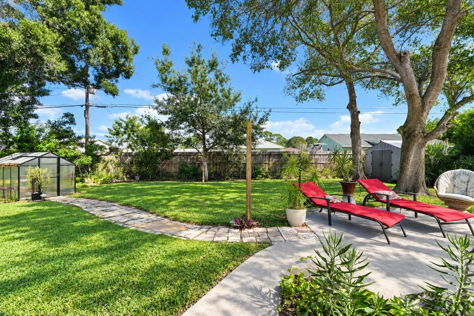 4702 Myrtle Drive